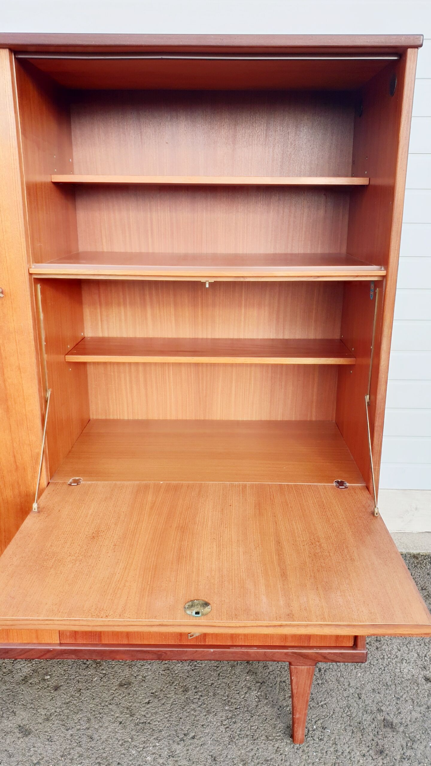 Scandinavian secretary cabinet