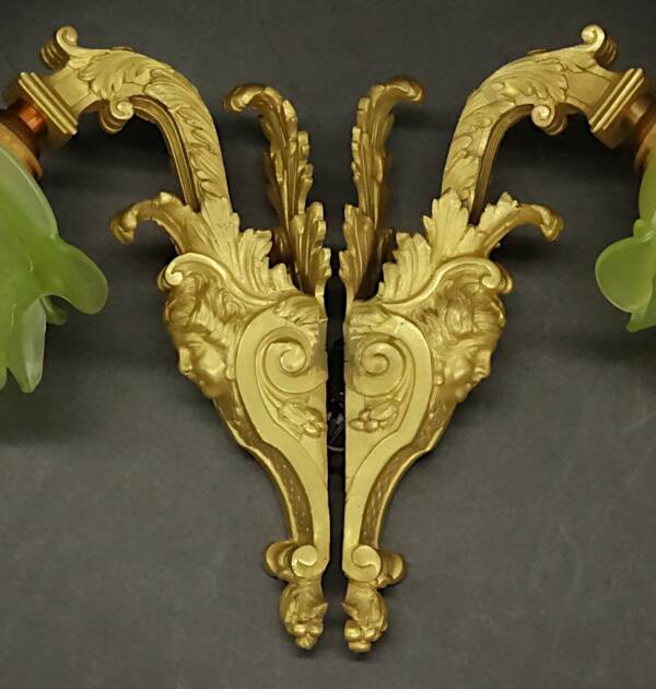 Pair of 19th century Louis XV style wall lights - bronze & green tulips