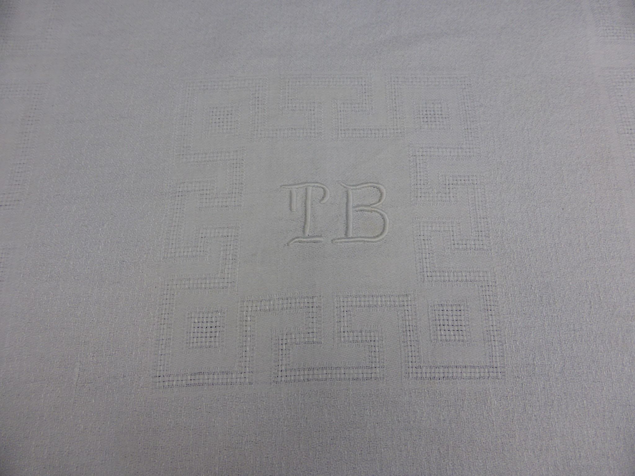 Old tablecloth and 6 damask towels decorated with Greek friezes and bos, TB-160x208cm