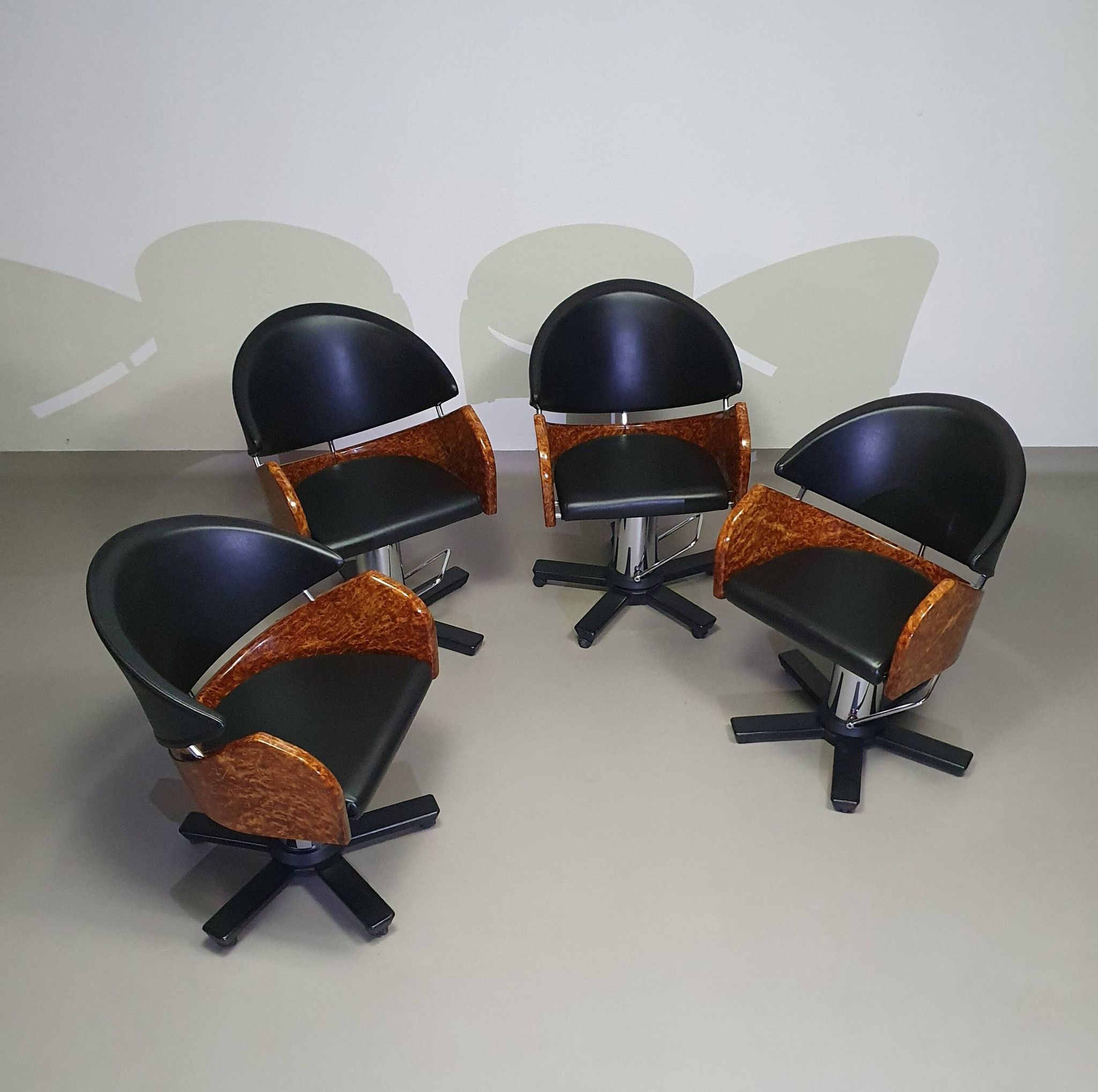 4 chaises de barbier italiennes des années 80, réglables en hauteur