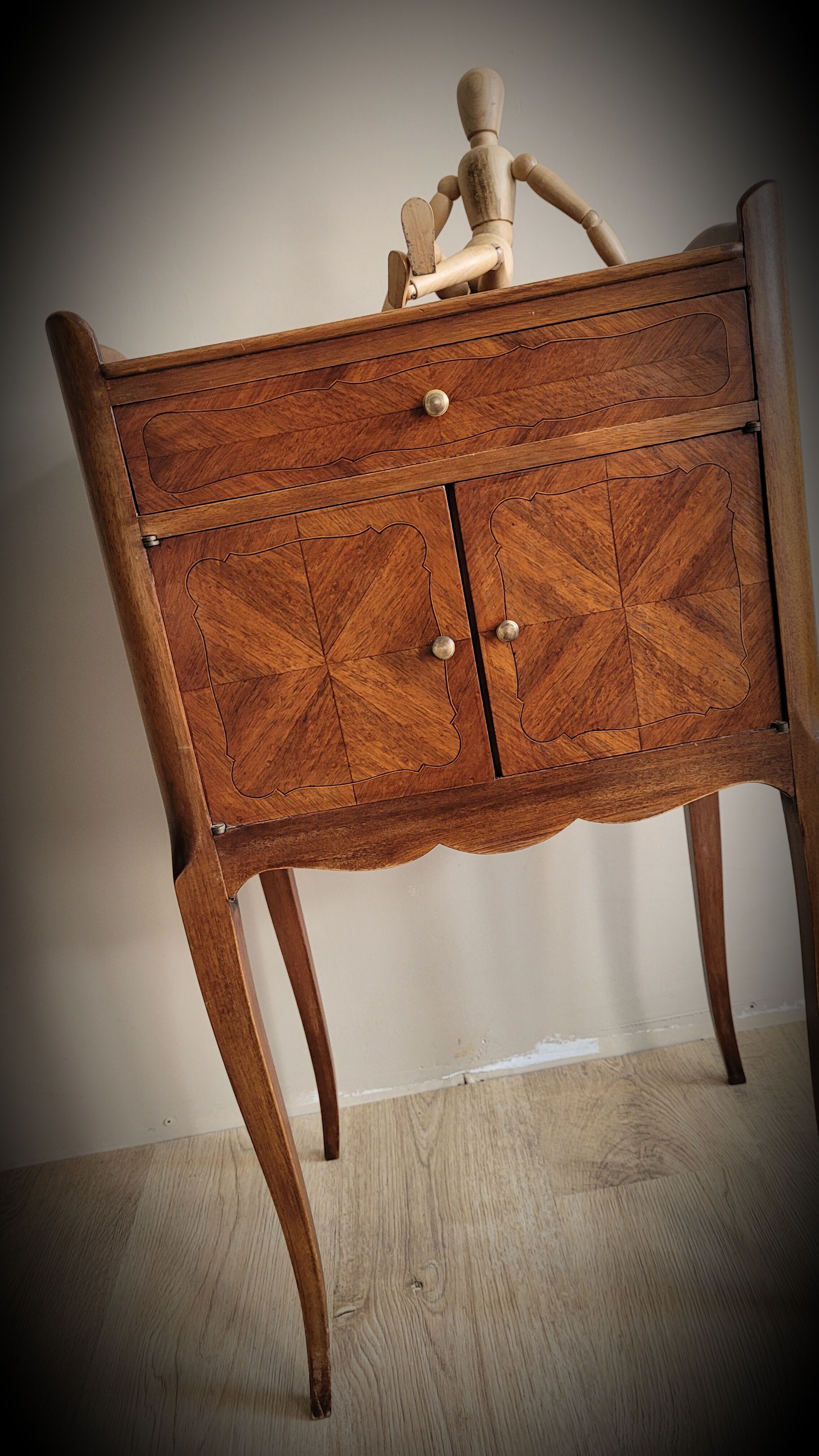 Bedside regency 2P 1T