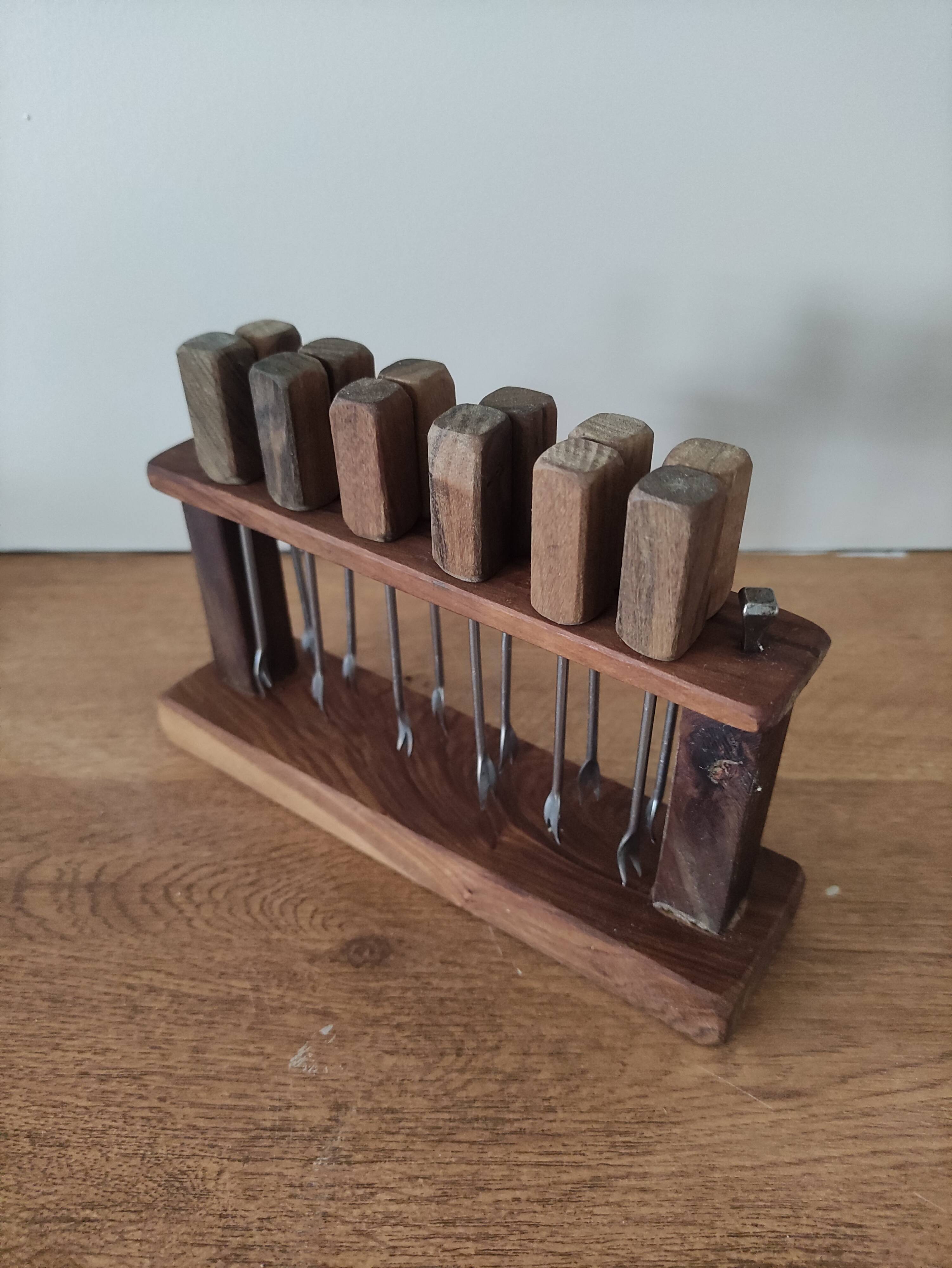 12 snail forks with wooden display