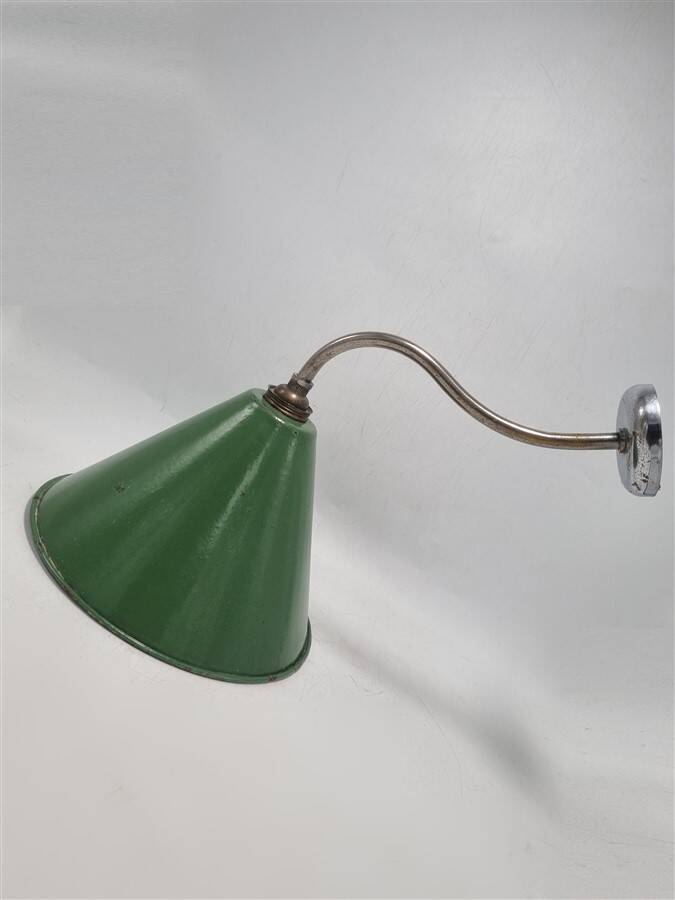 Enameled sheet metal wall light