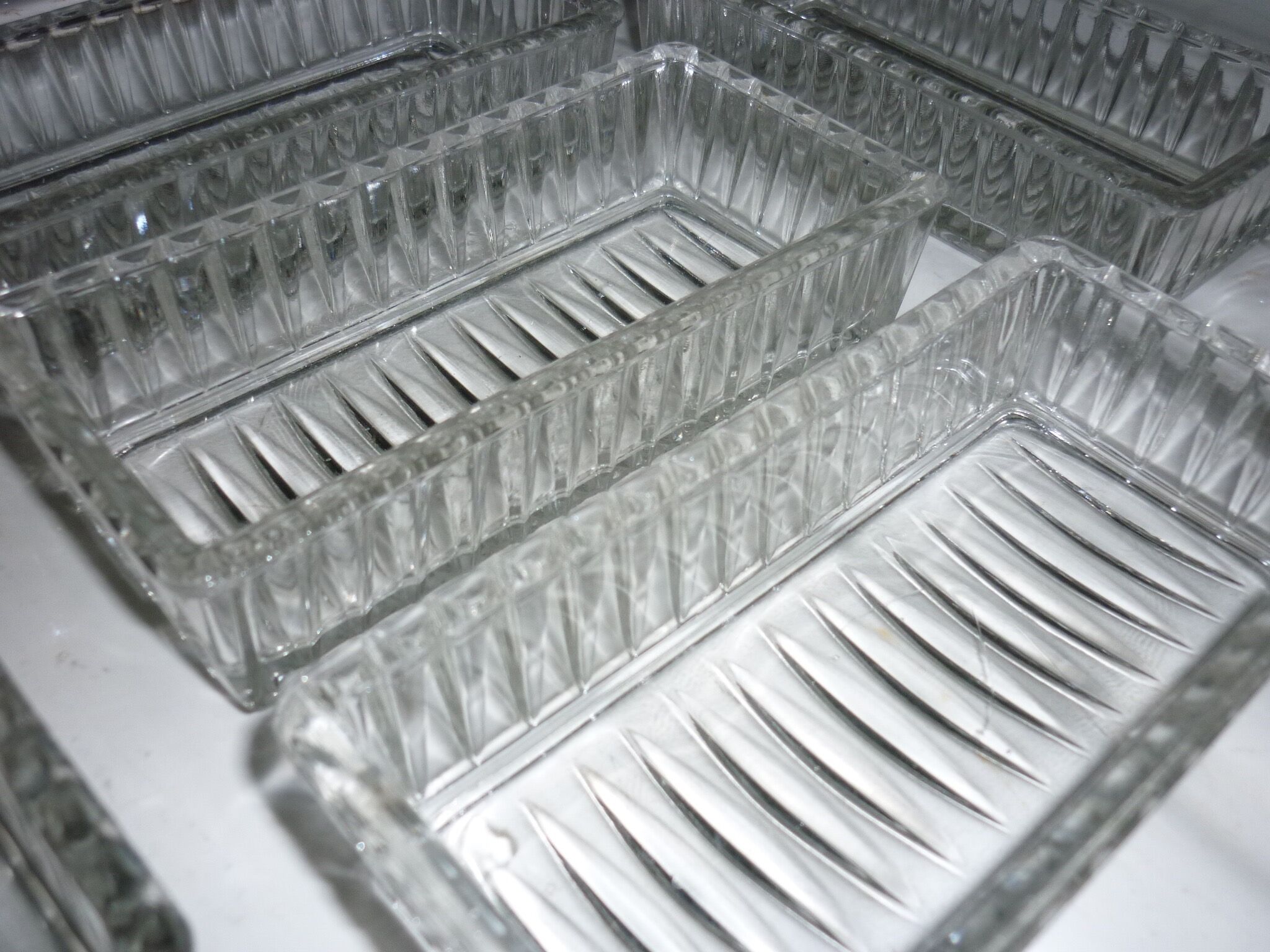5 moulded and fluted glass ramekins