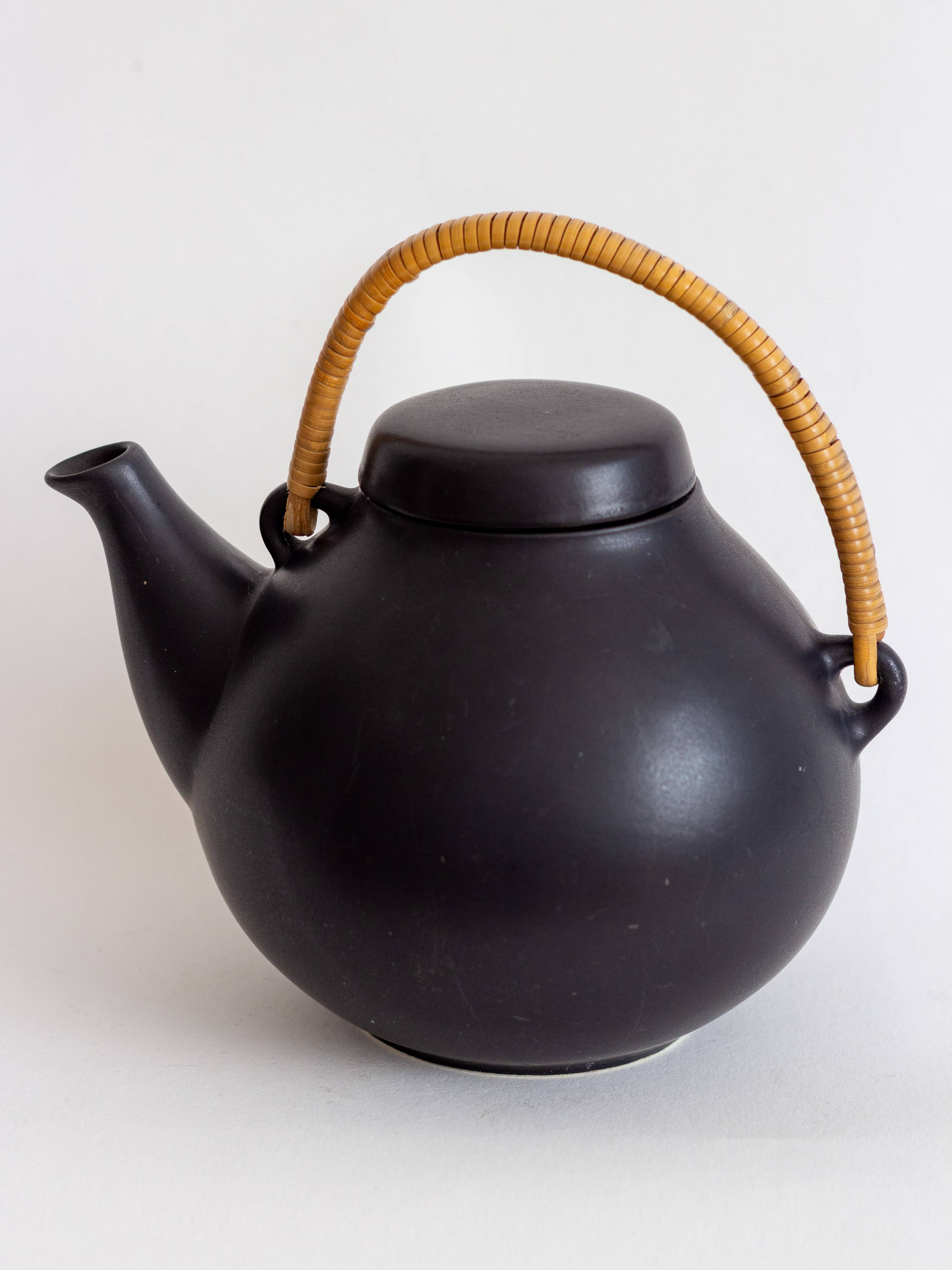 “GA3” teapot, Ulla Procopé x Arabia Finland, 50s-70s