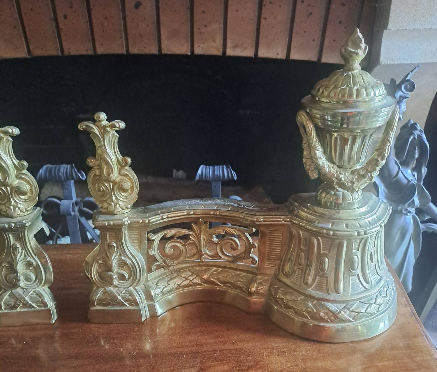Paire de chenets en bronze doré style Louis XVI XIX éme