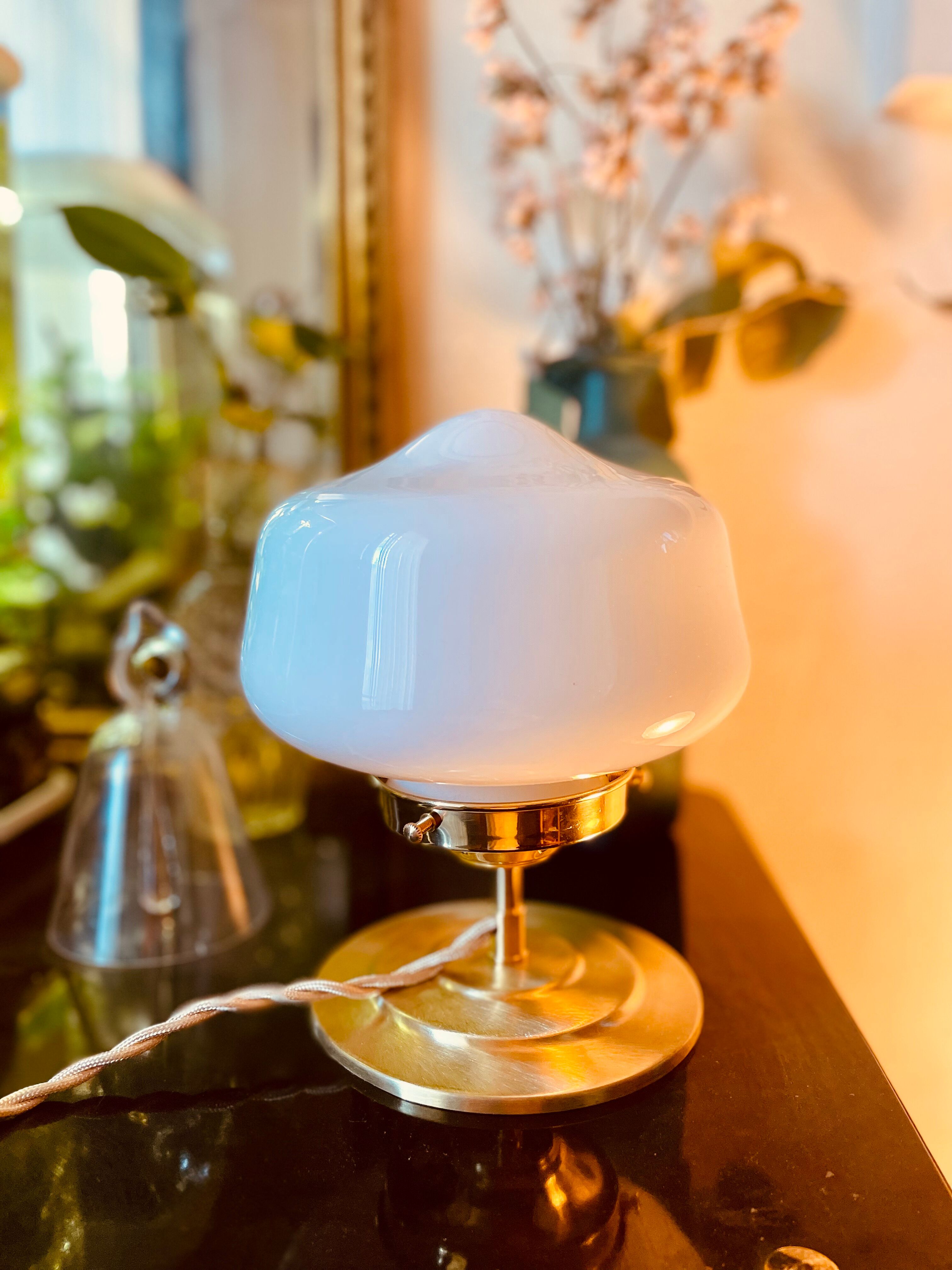 Old globe table lamp in white opaline molded glass - 70s