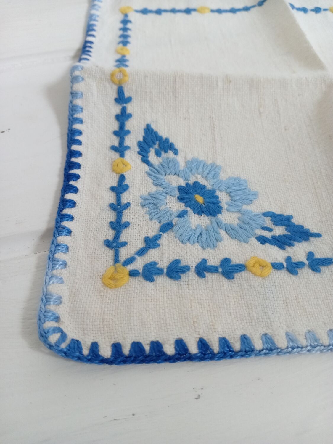 Tablecloth 110 x 110 & its 12 napkins