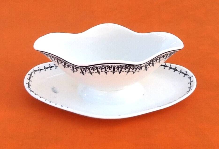 Ancienne saucière  Faïence Saint-Amand  Modèle Primax N° 4017