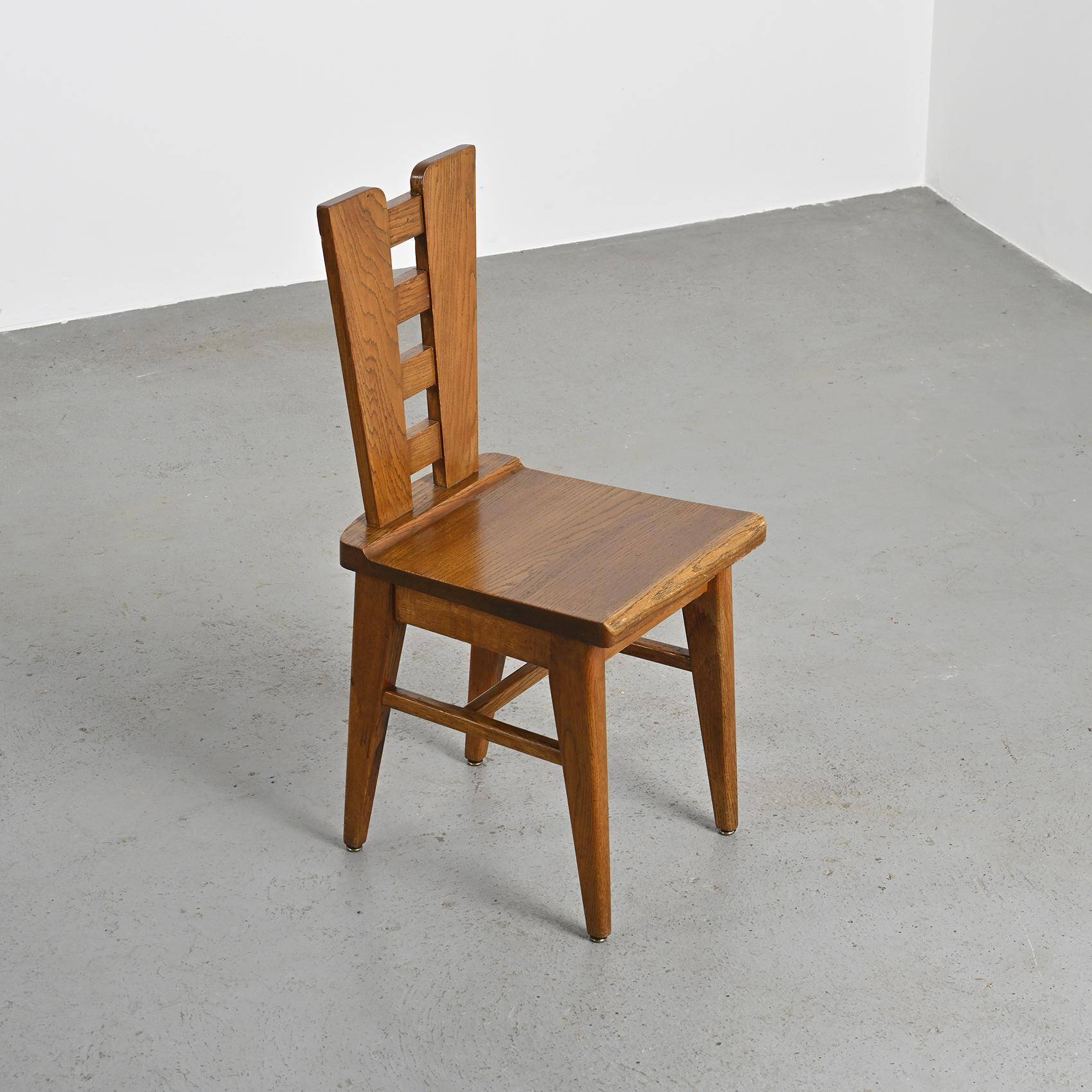 Ensemble de six chaises en chêne par Henry Jacques Le Même, France vers 1940