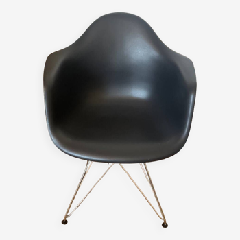 Small EAMES PLASTIC ARMCHAIR DAR Armchair with Eiffel Tower legs