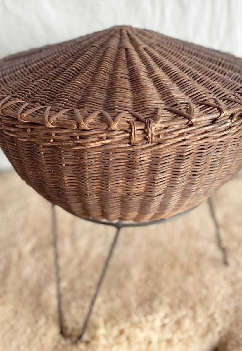 Tripod rattan basket