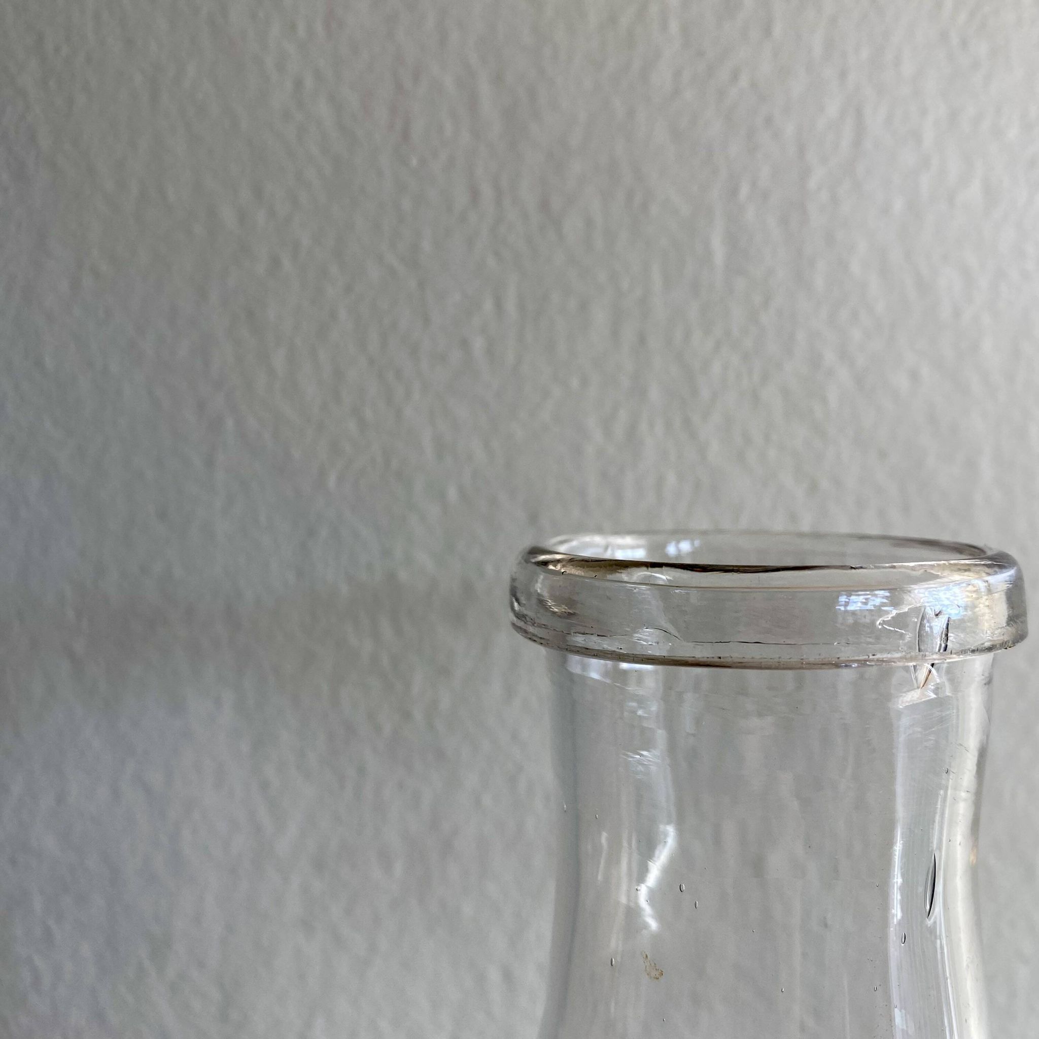 Bouteille de lait, vase