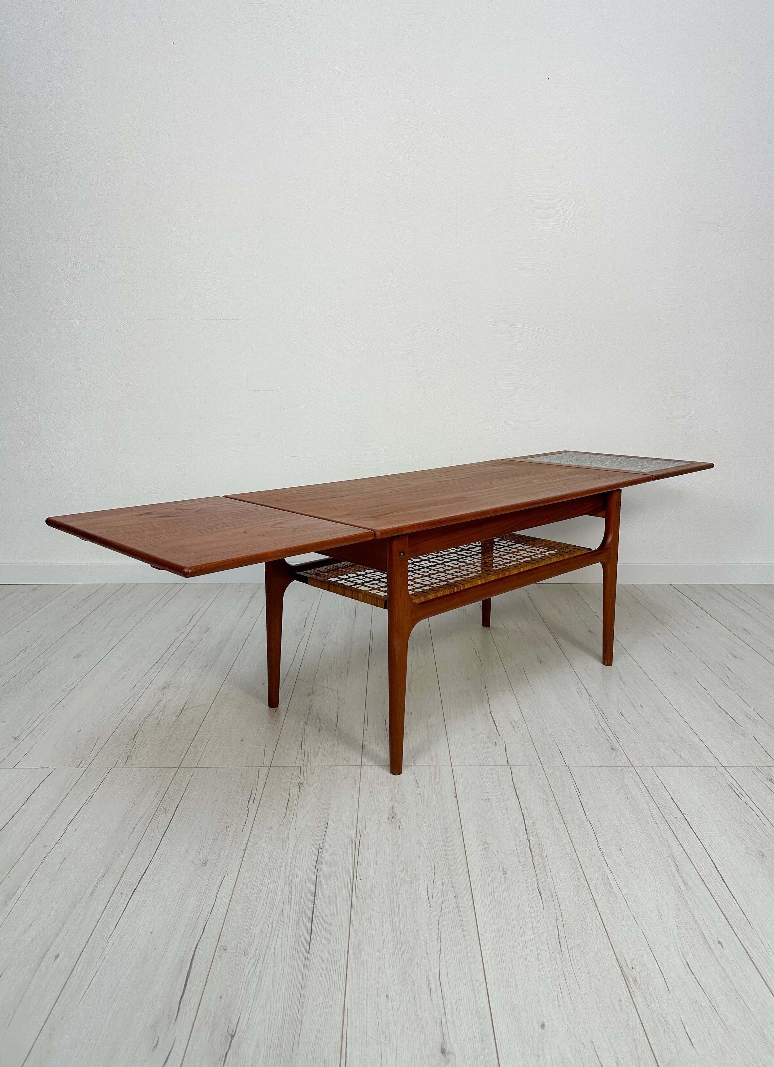 1960s vintage Danish mid-century extendable teak coffee table by Trioh Møbler