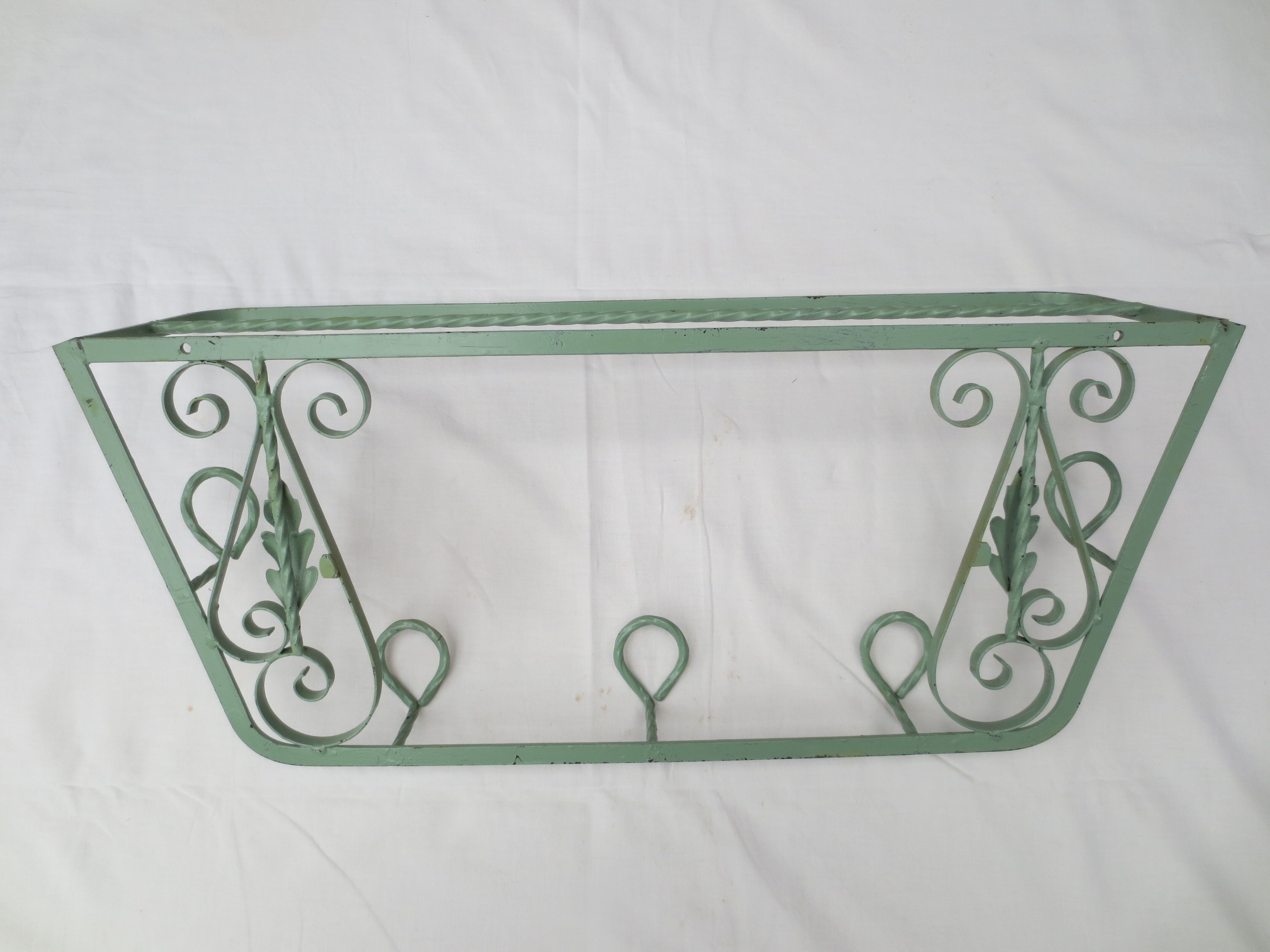Porte-manteau mural en fer forgé