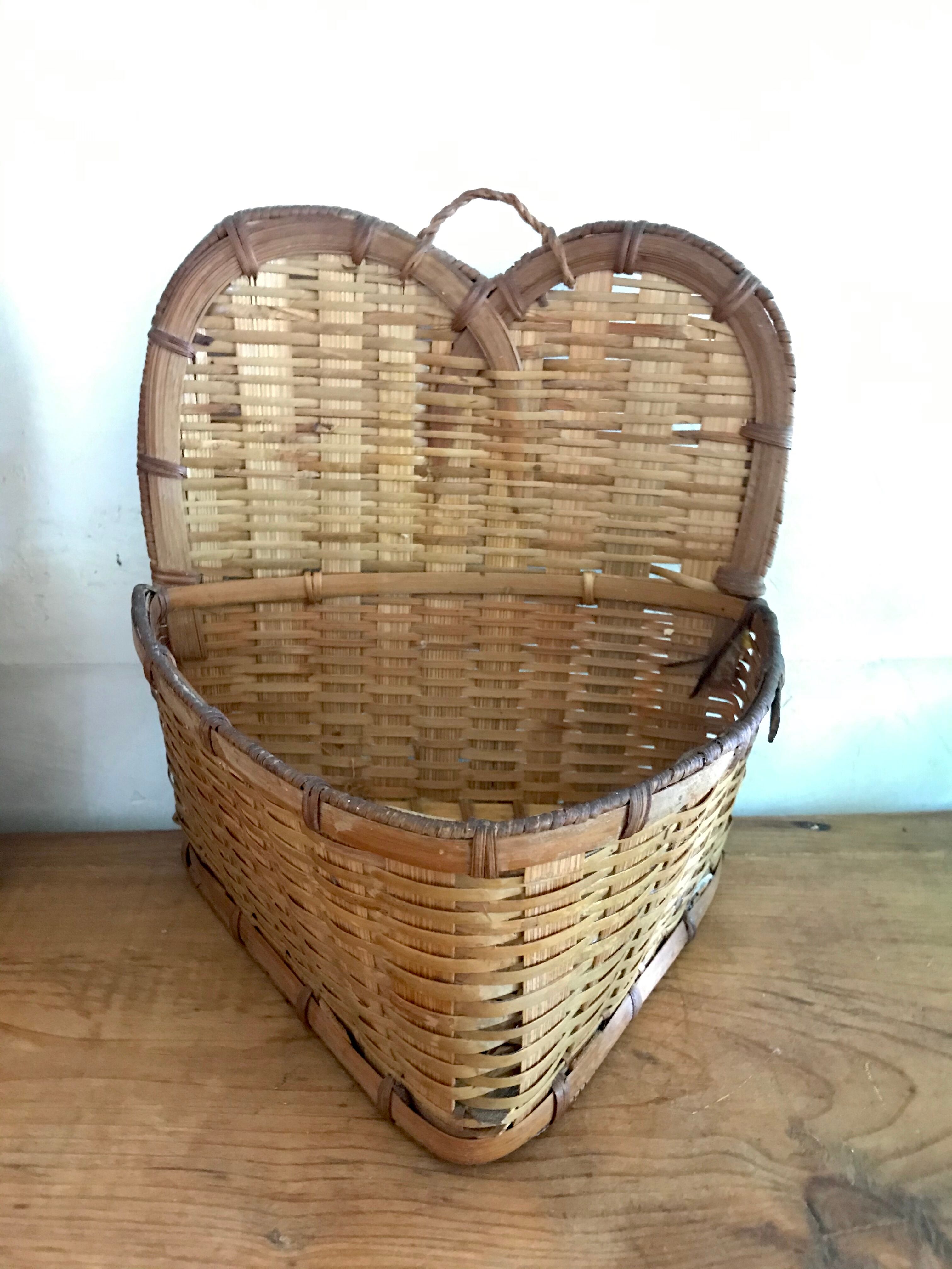 Vintage rattan baskets to hang
