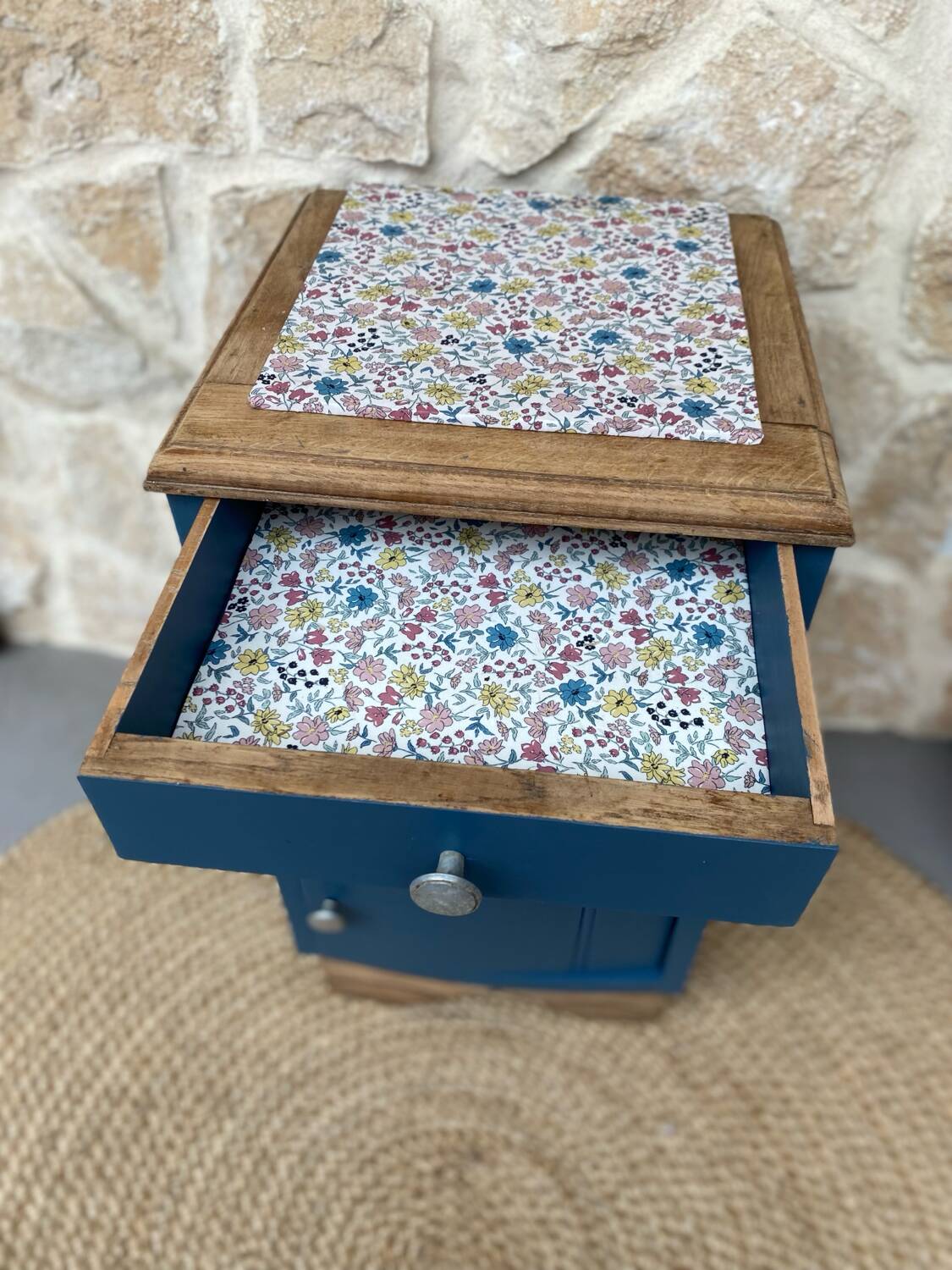 Table de chevet bleu denim