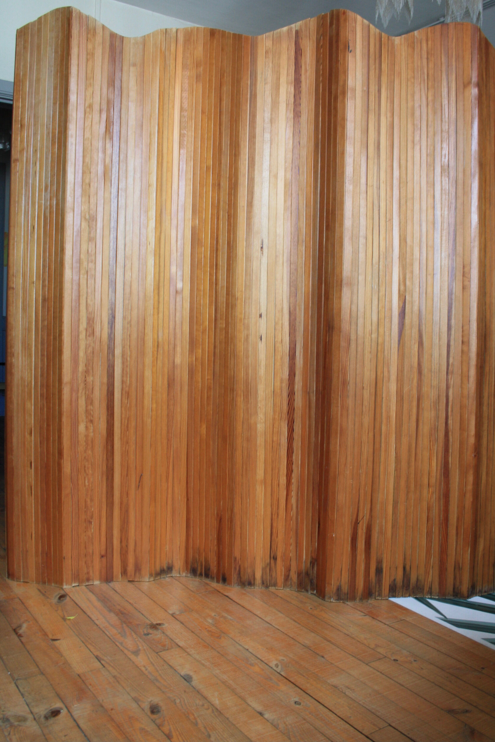 Wooden screen