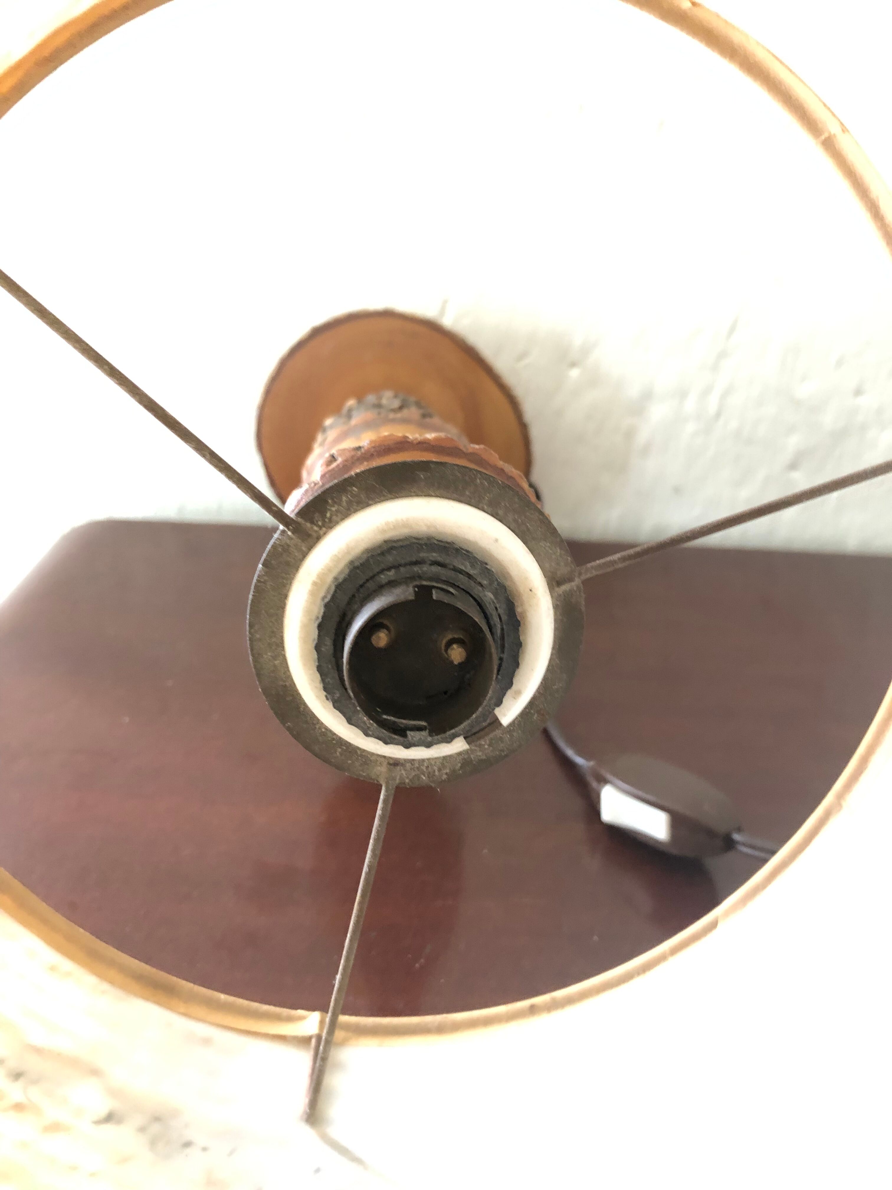 Boxwood foot table lamp