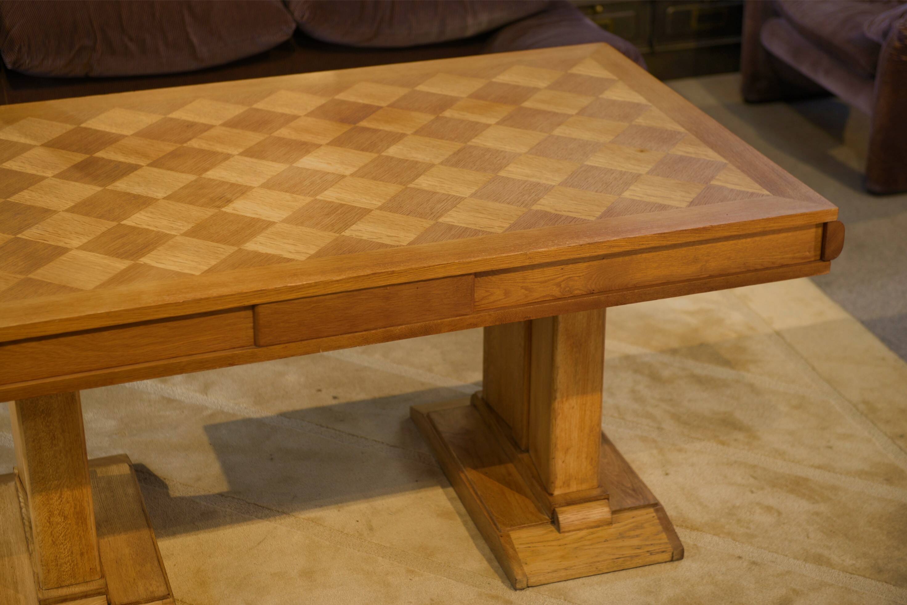Oak table from the 1940s.