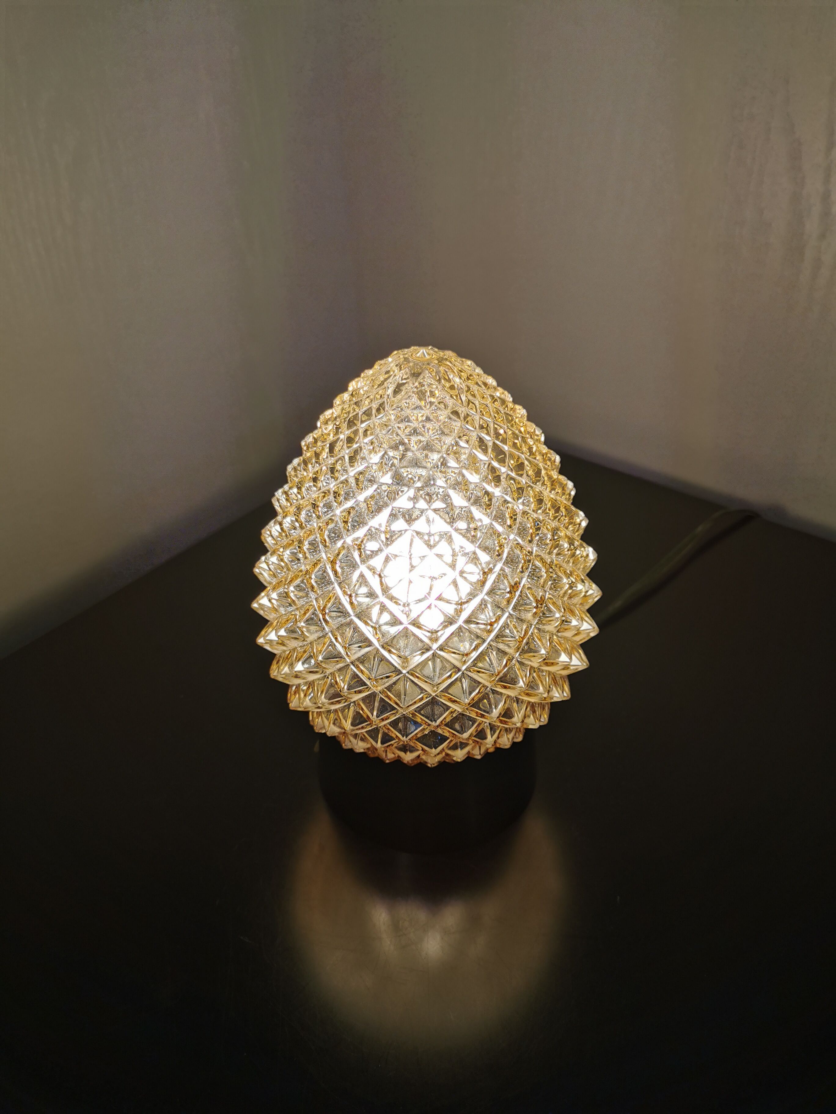 Pineapple lamp