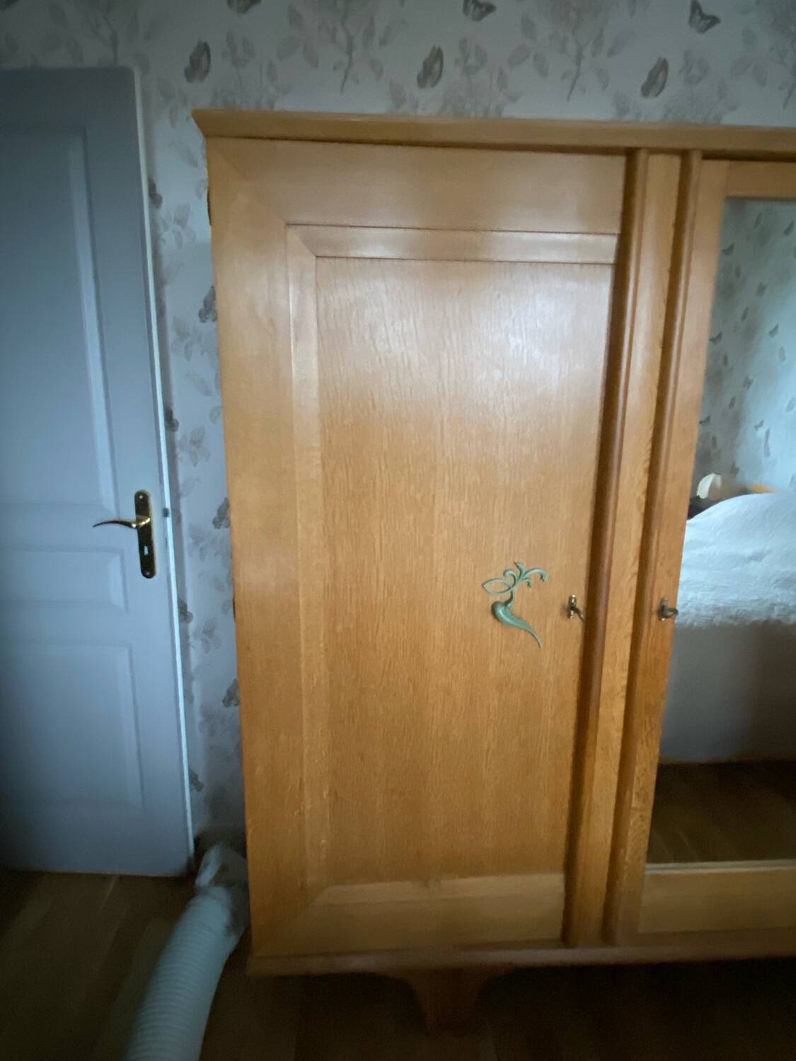 Vintage 1950 Oak Wardrobe – Large Capacity & Fully Dismantled