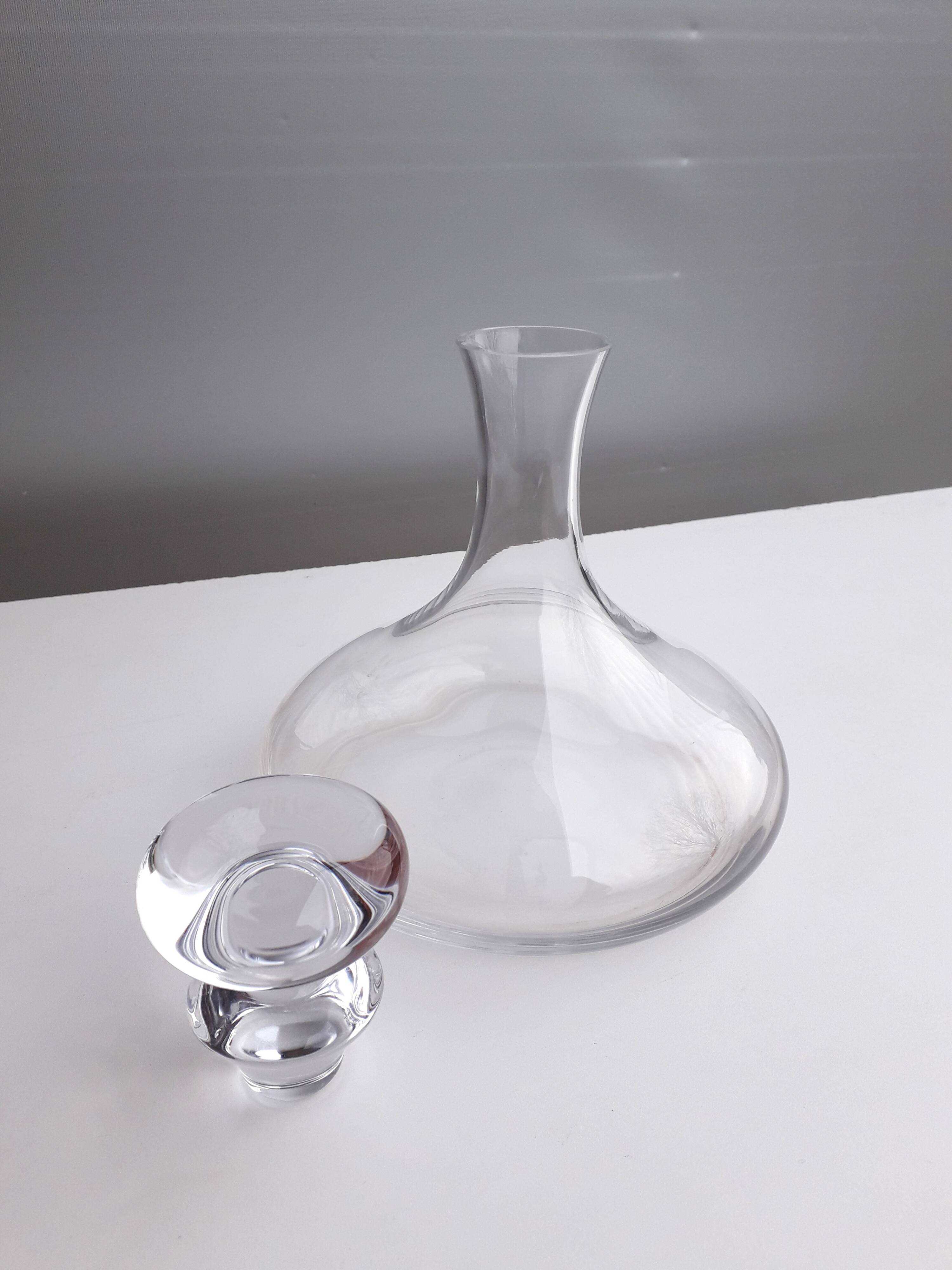 Glass decanter with stopper