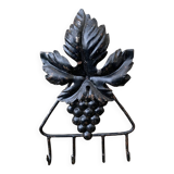 Wall key holder 1968 in iron 17cm bunch reason leaf vine old vintage wine Made in France