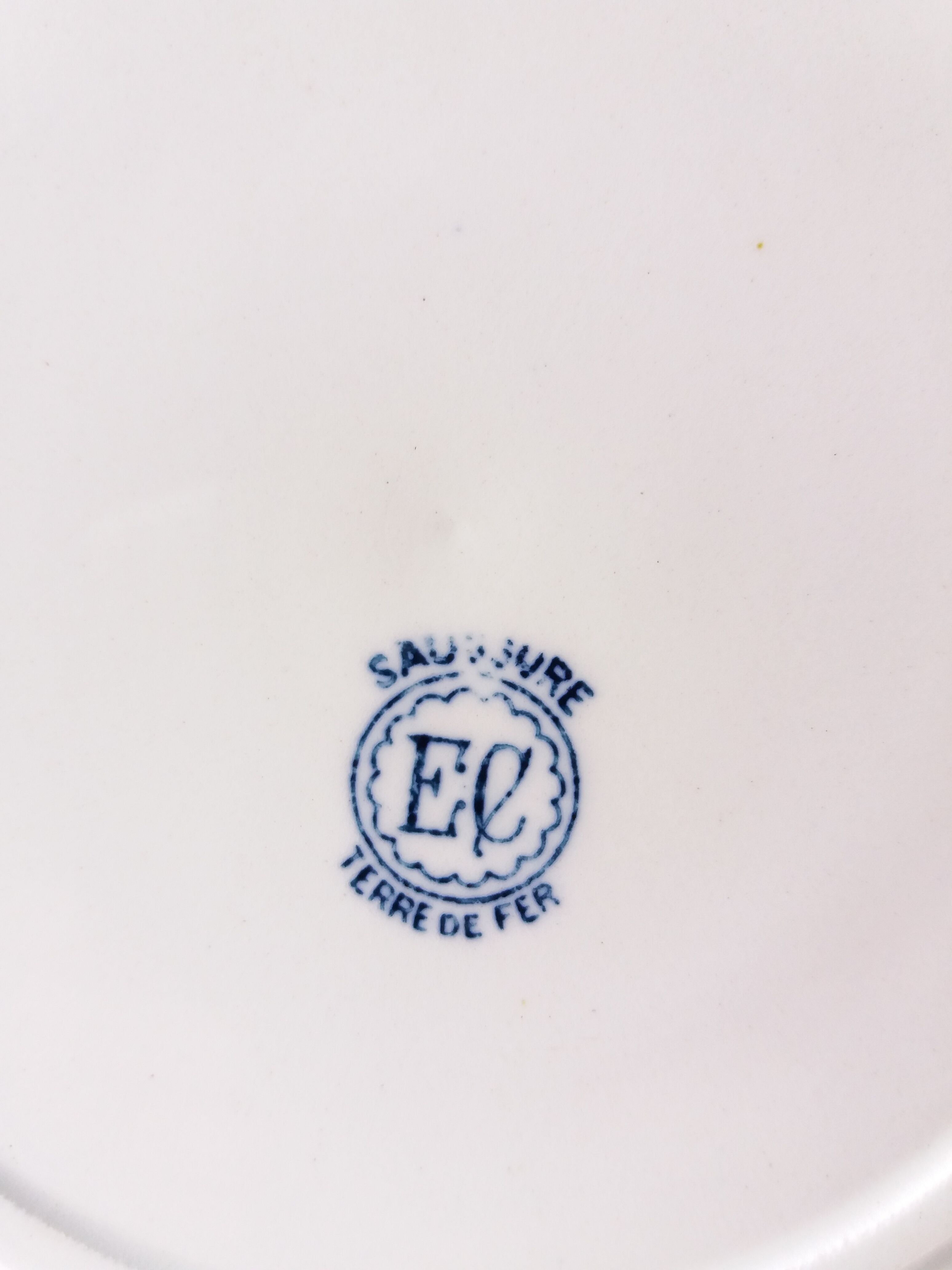 Set 6 dinner plates land of iron