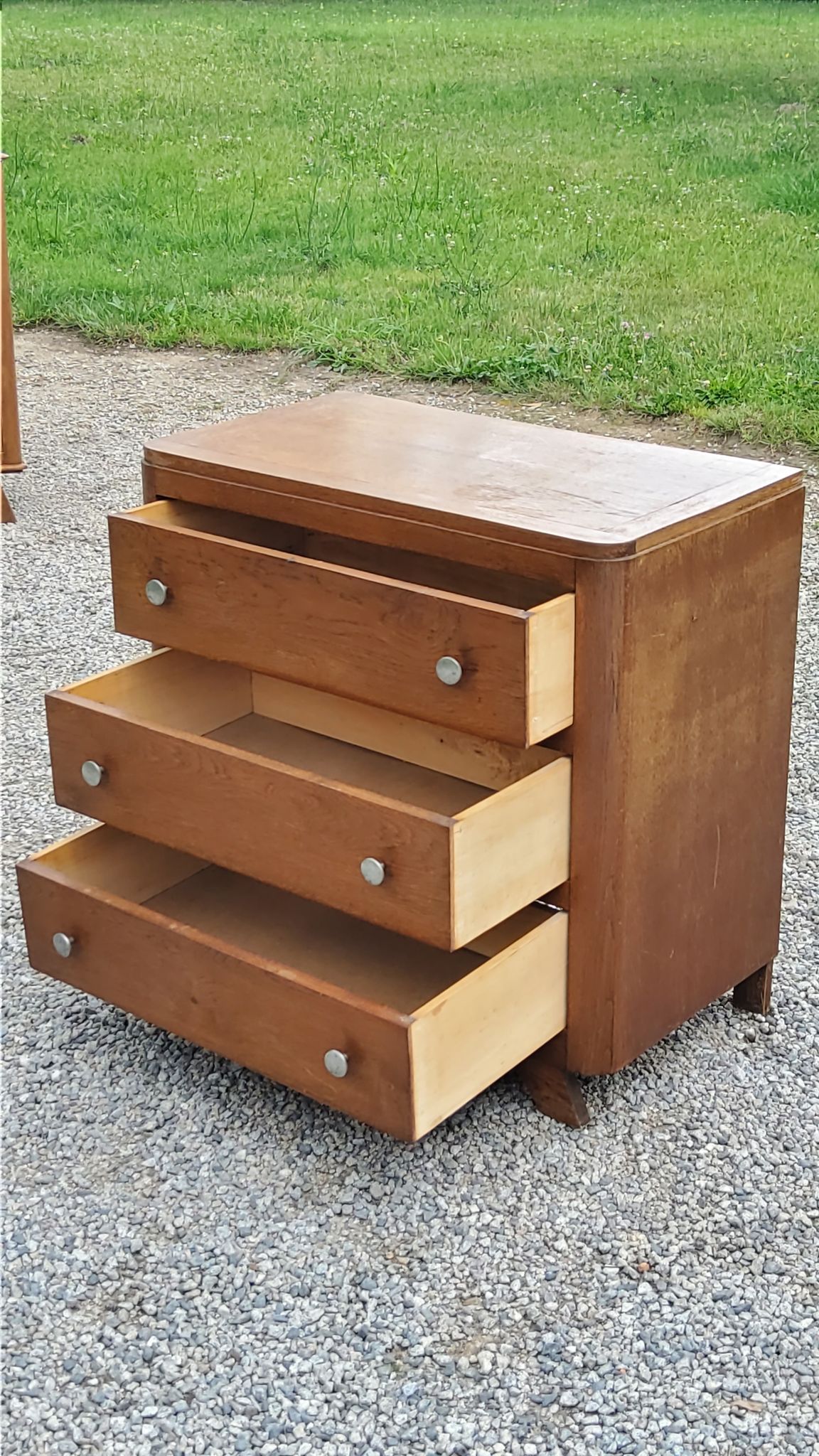 Commode vintage en chêne pieds compas 3 tiroirs des années 50