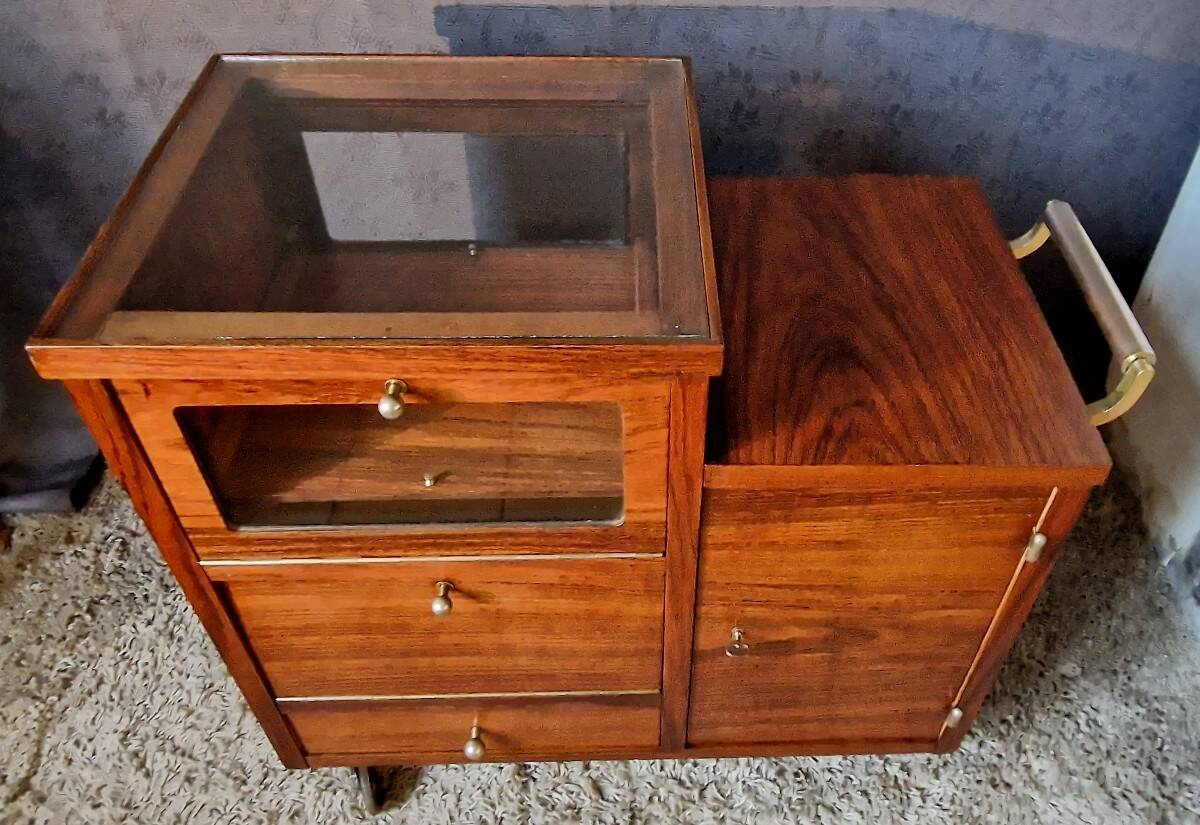 Art Deco mobile dessert bar