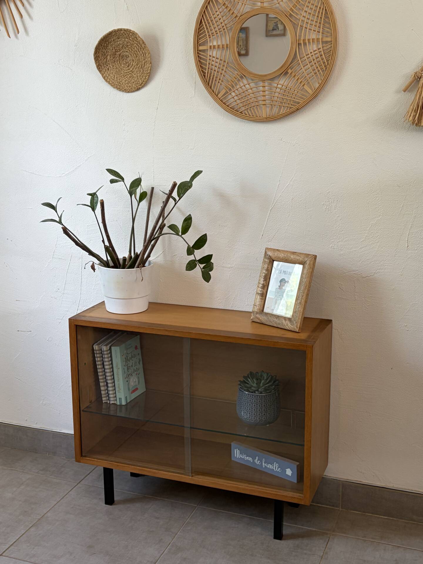 Charming display cabinet / vintage TV unit from the 1960s.