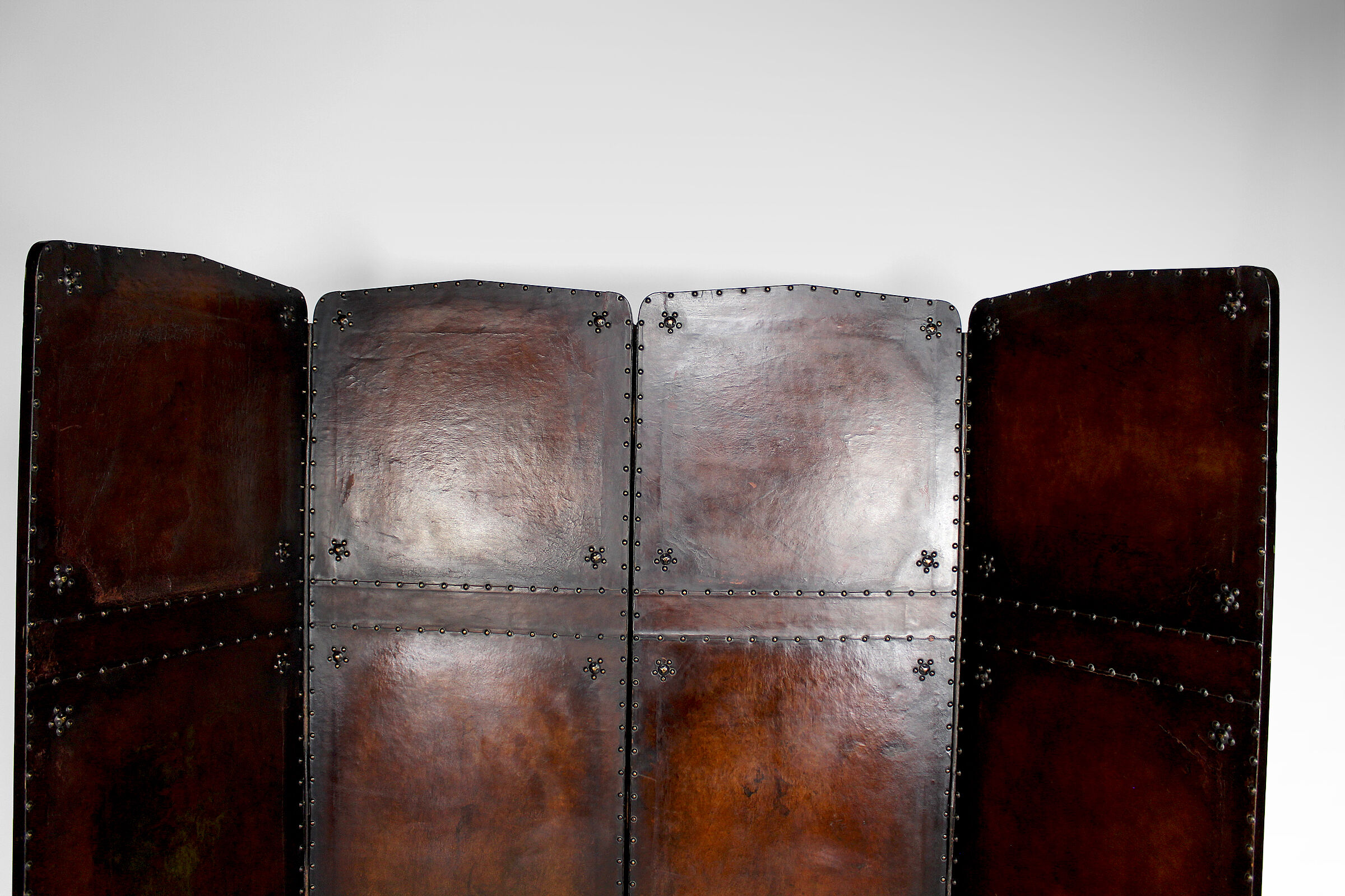 Old screen in patinated leather, circa 1900