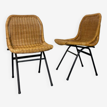 Ensemble de 2 chaises à manger modernistes du milieu du siècle en osier et en acier noir, 1950