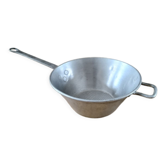 Aluminium strainer