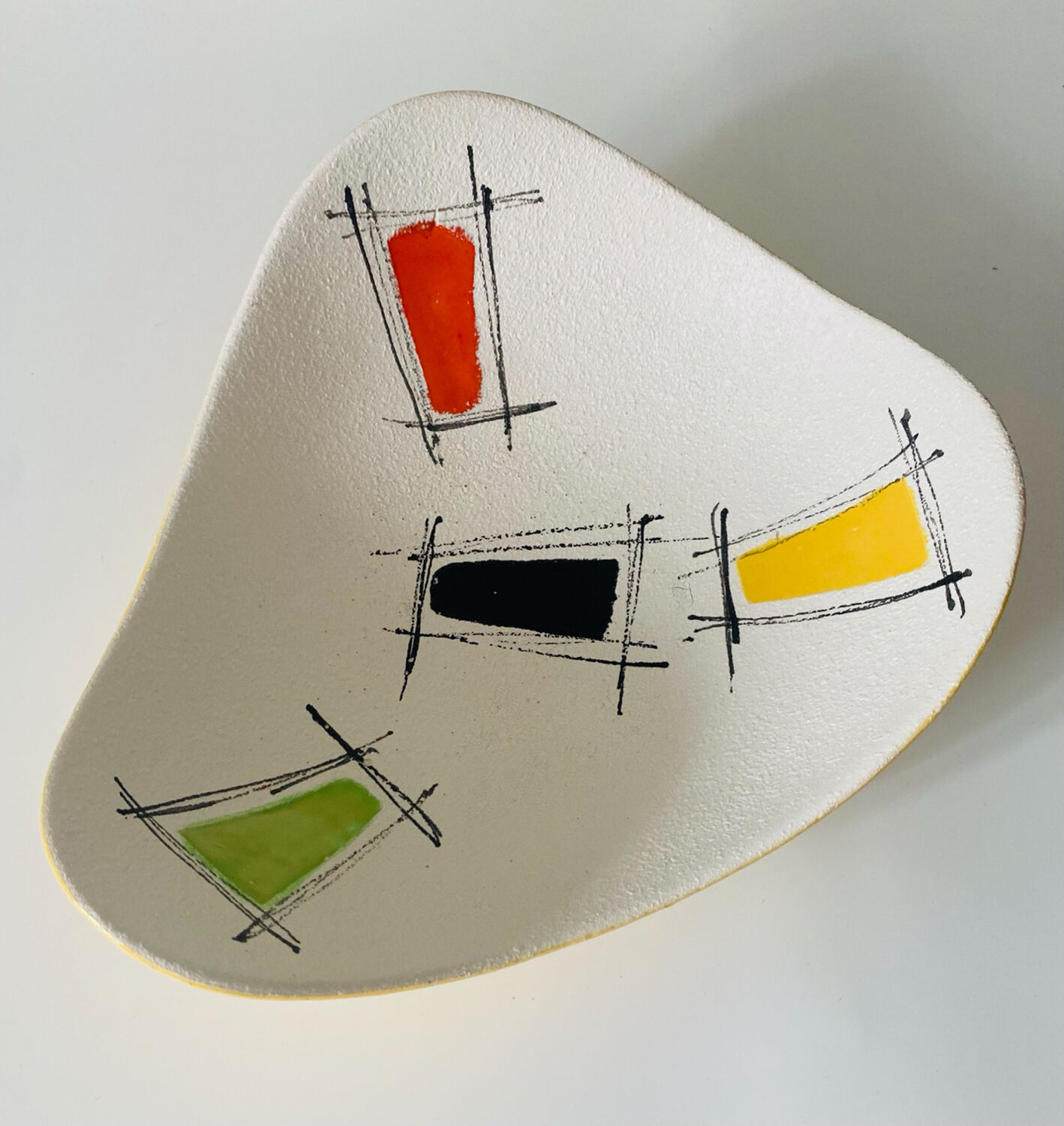 Empty ceramic pocket 50