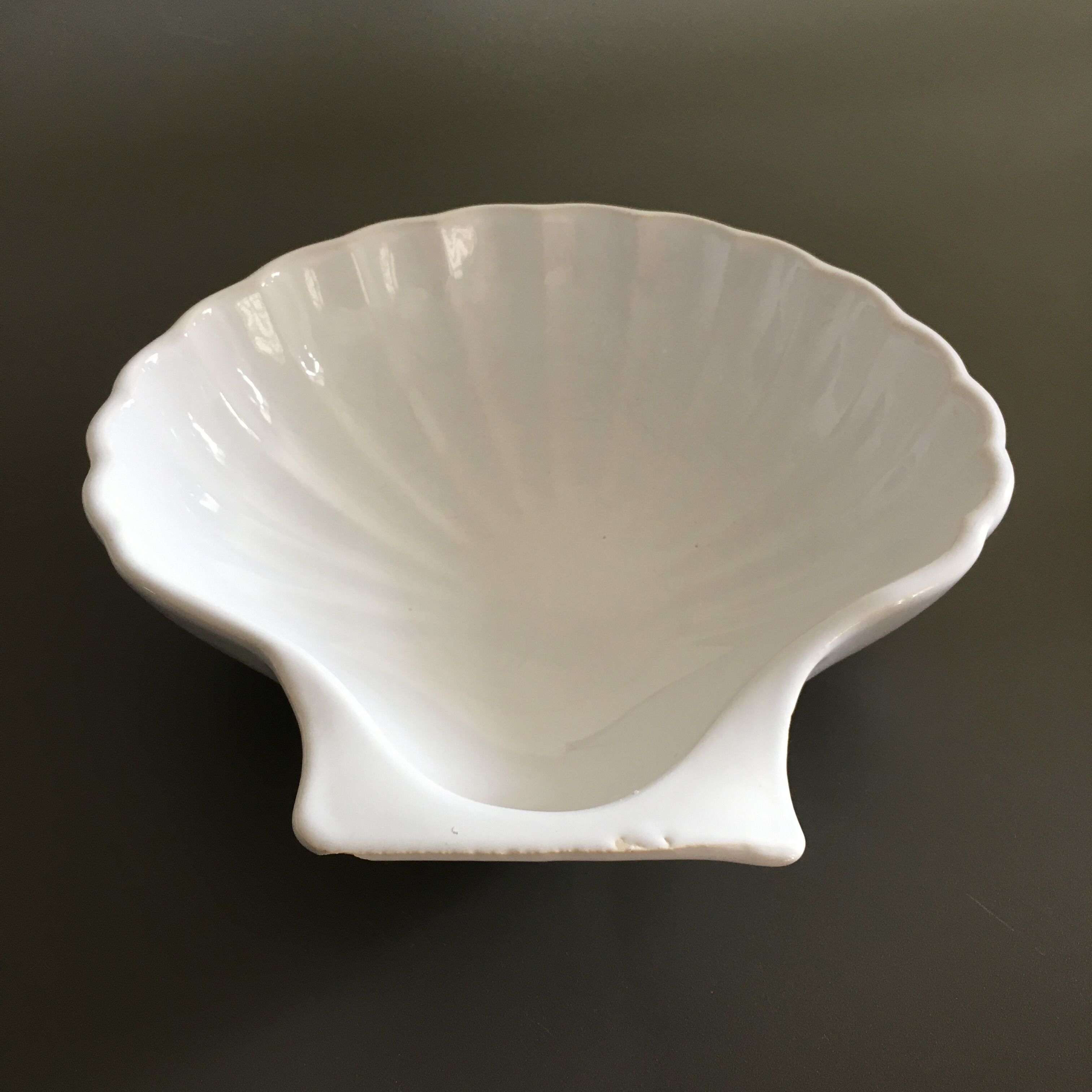 Empty pocket white shell