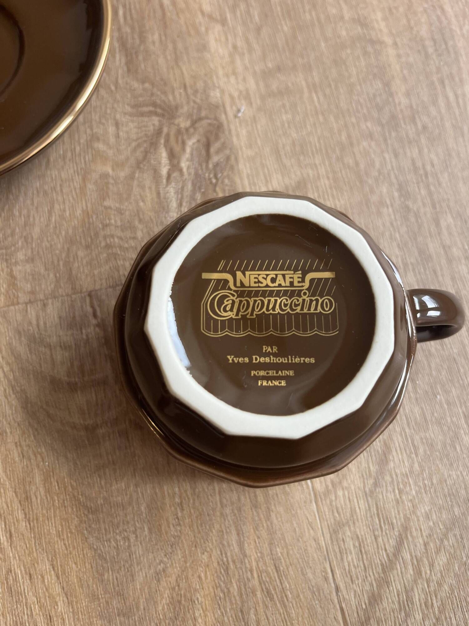 Coffee cups, Cappuccino, Yves Déshoulières, brown and gold, Nescafé