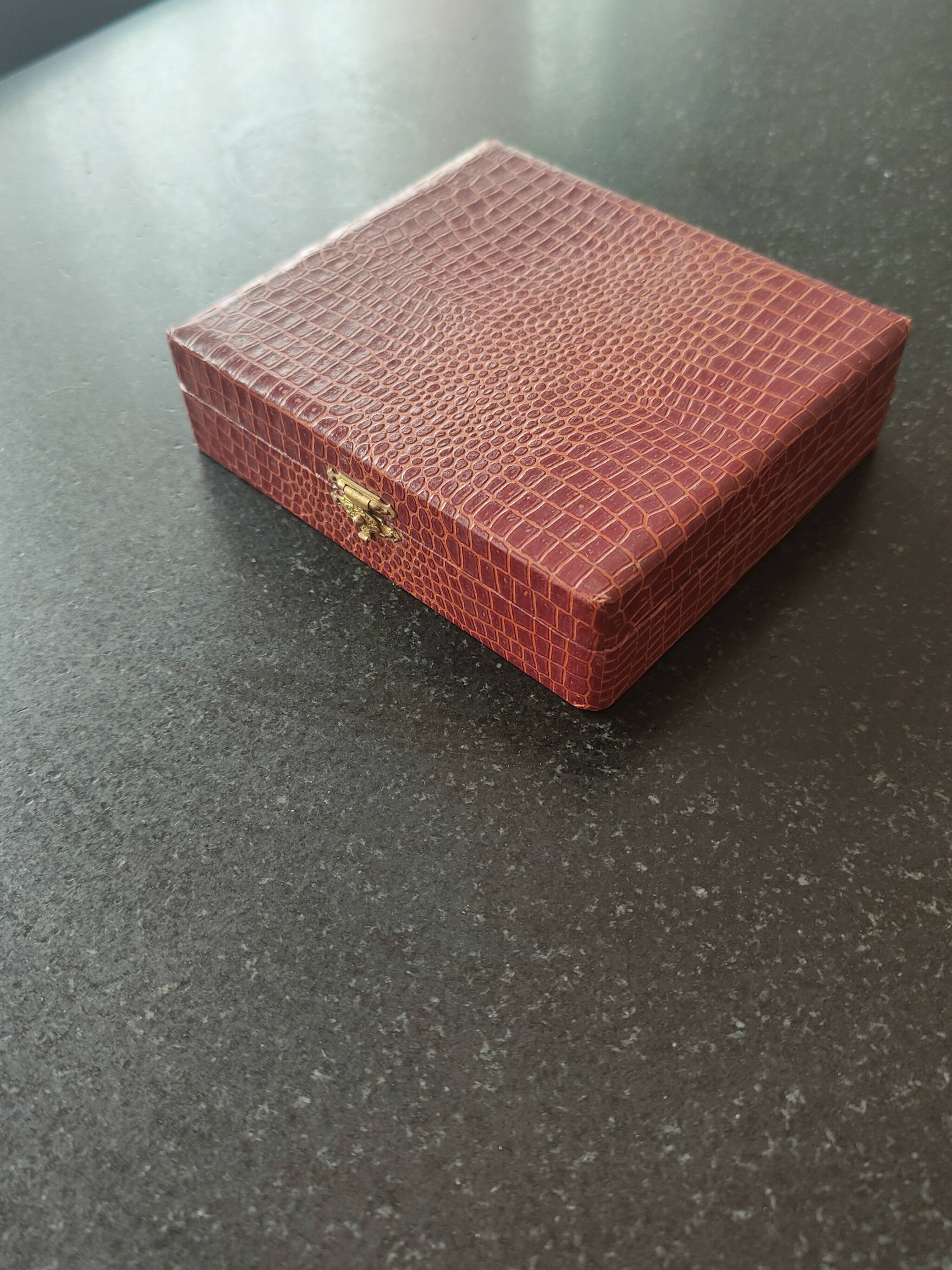 Snail service appolonox