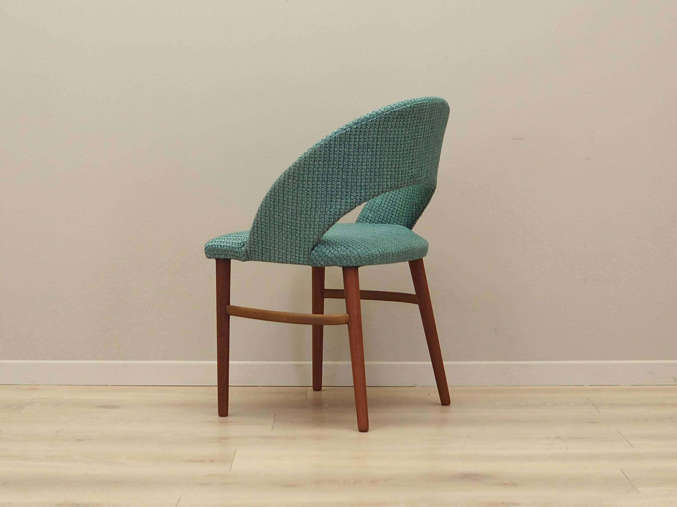Chaise en teck, design danois, années 1970, production : Danemark