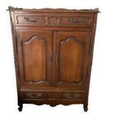 Chest of drawers for American shirts