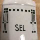 Salt pot