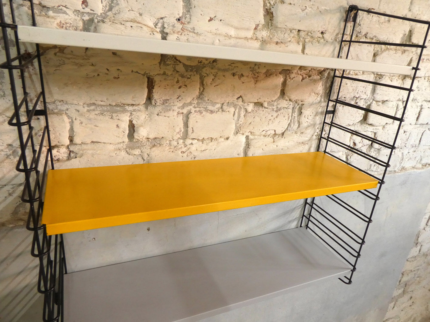 Vintage tomado shelf