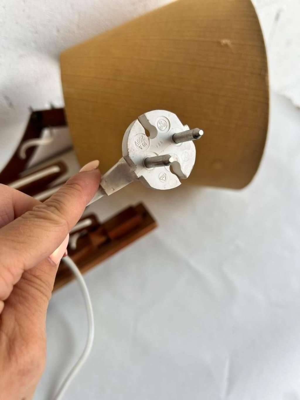 VINTAGE WOODEN WALL LAMP / SCISSOR LAMP WITH LAMPSHADE 'ARO LEUCHTEN'