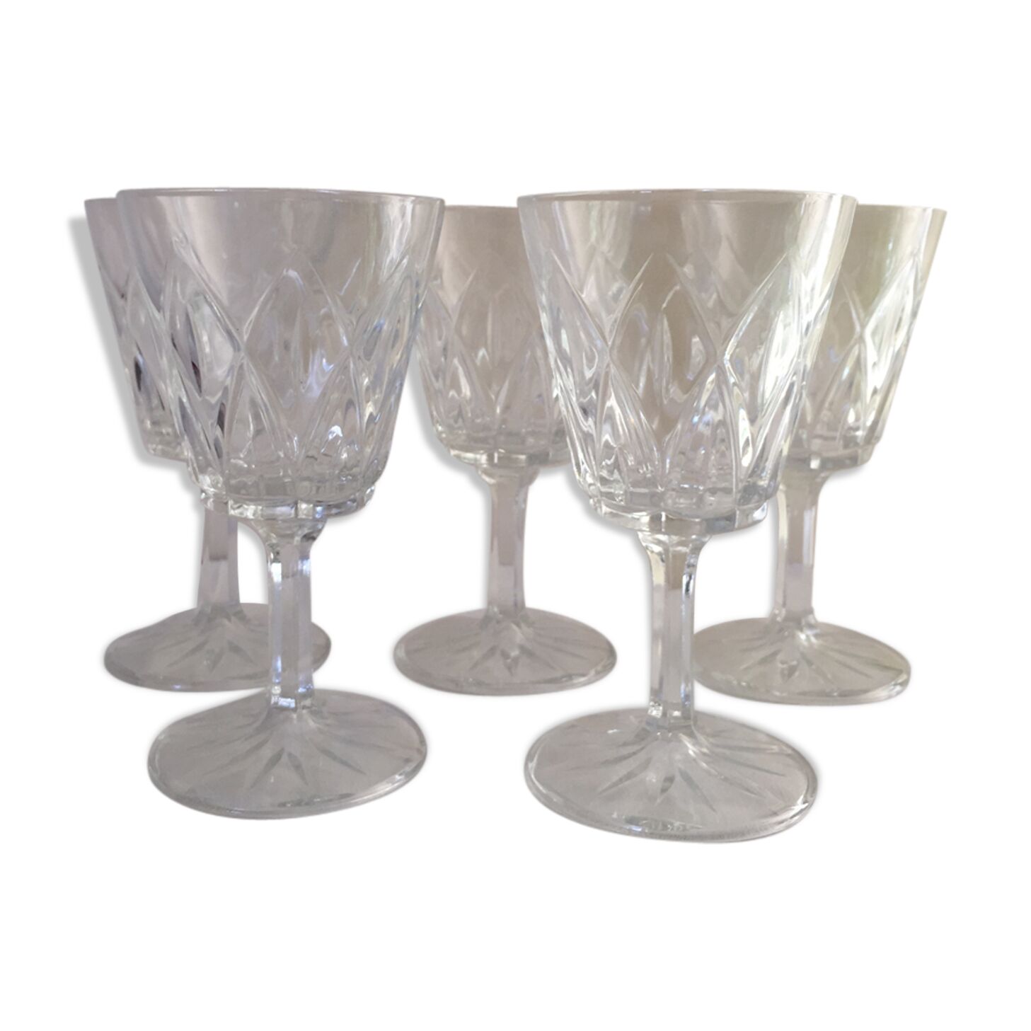 5 stemmed glasses