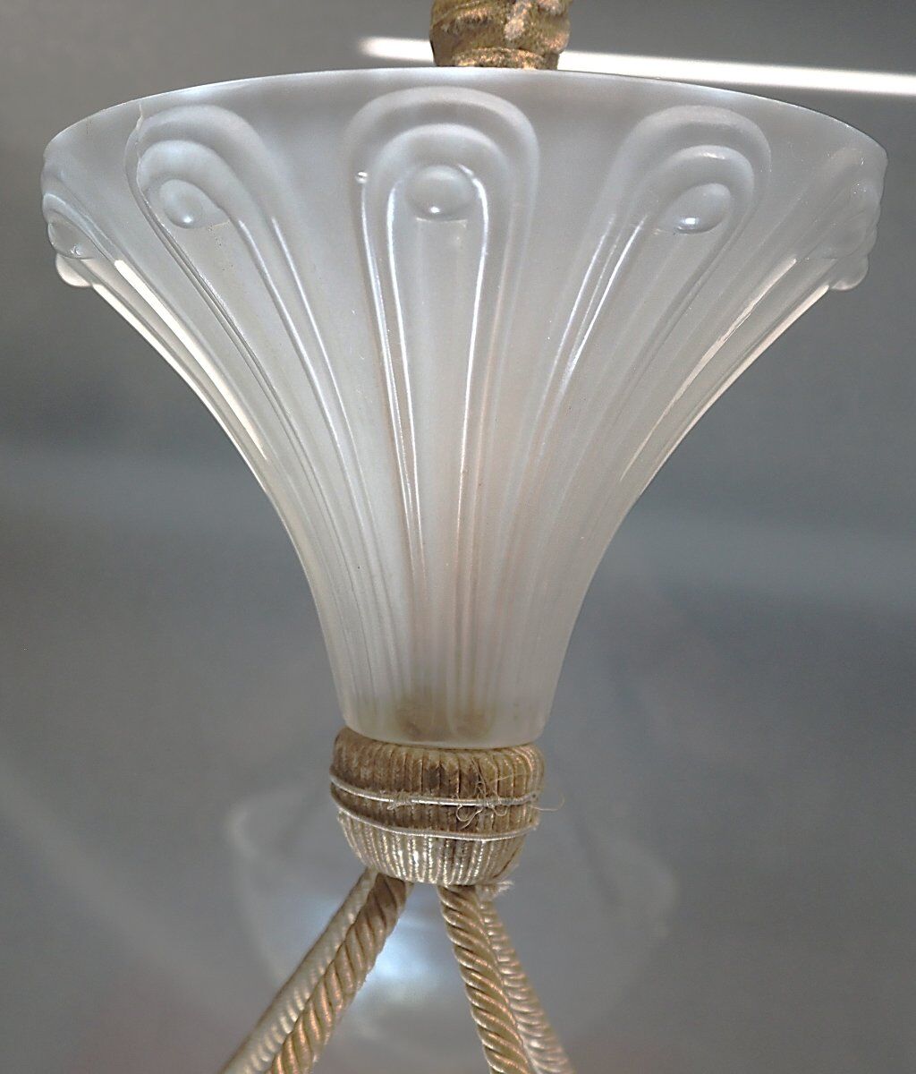 René Lalique, pendant light, opalescent chandelier, "Dahlias", signed, excellent condition.