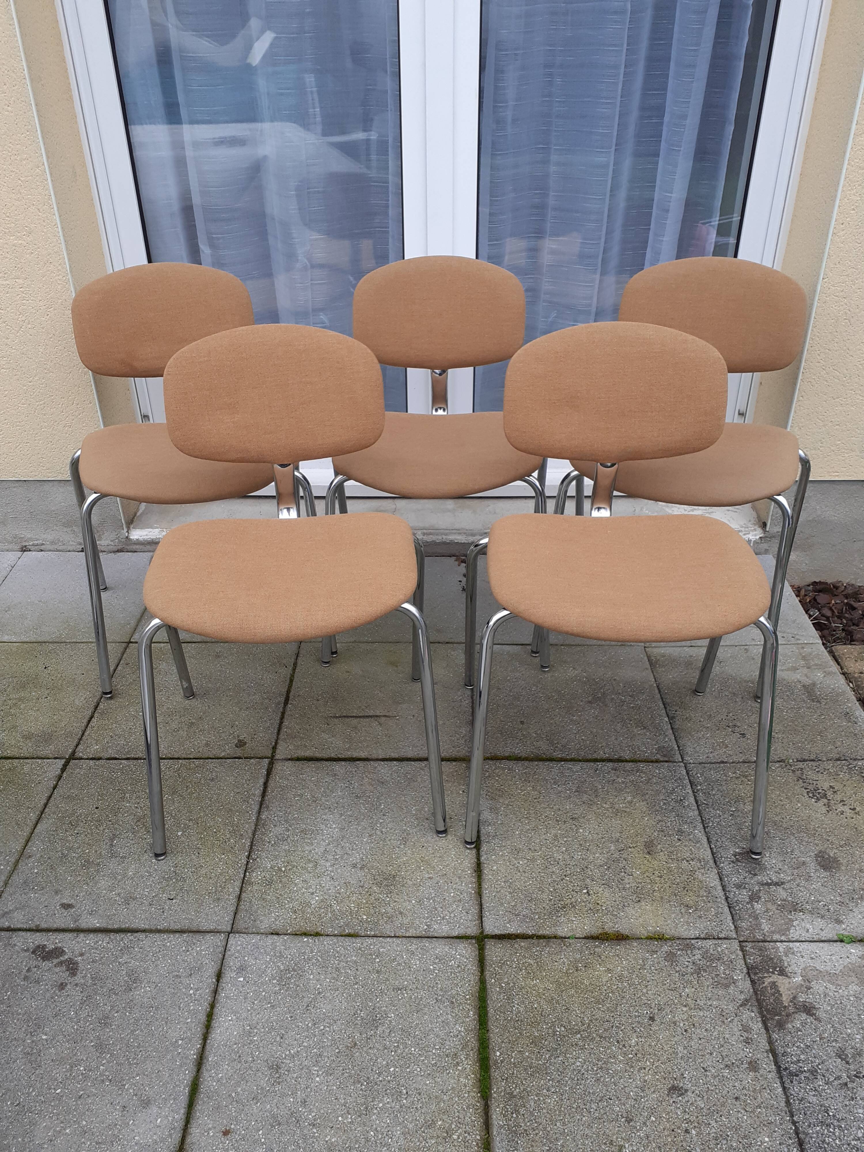 Set of 5 vintage chairs Strafor 1970