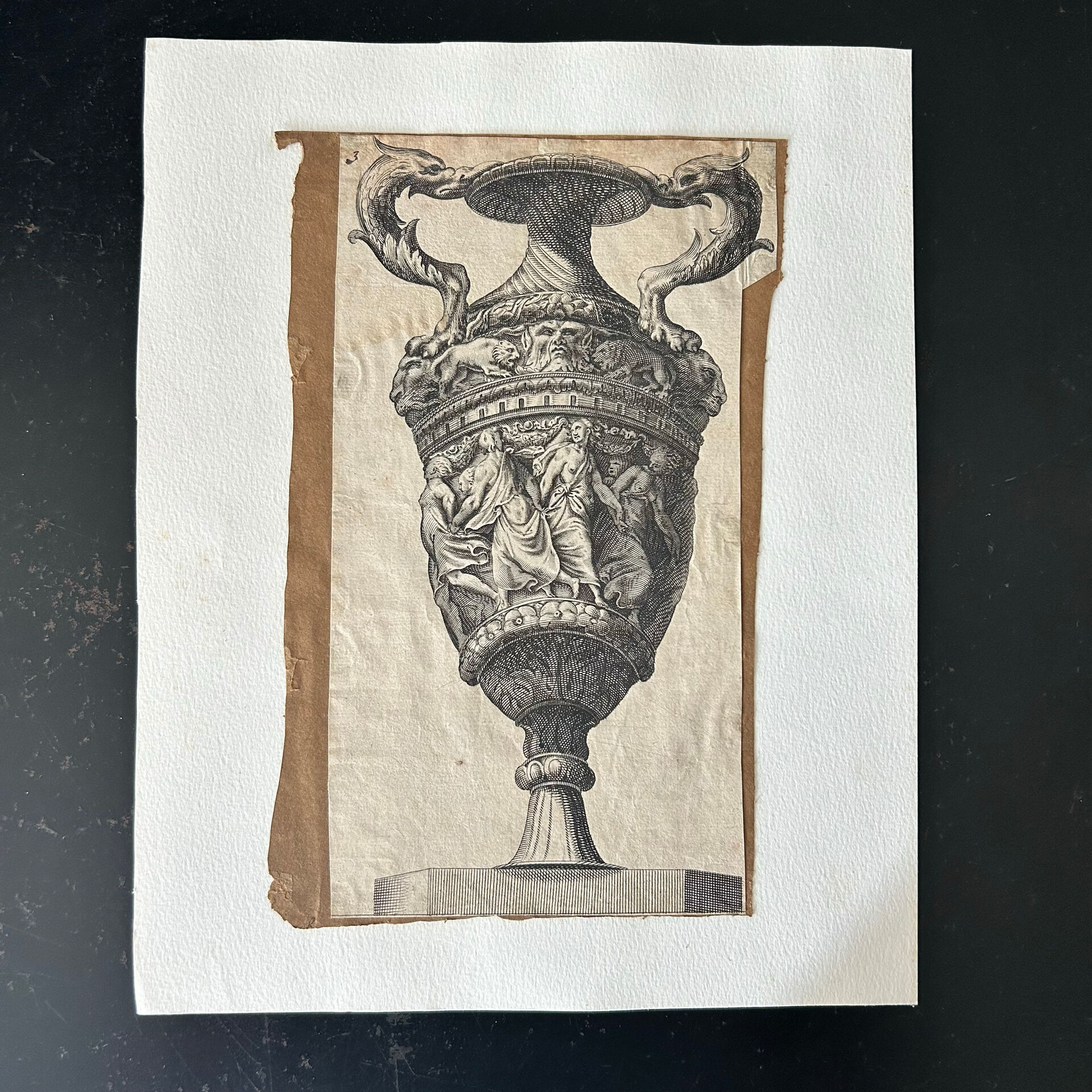Gravure ancienne vase ornée d’après Polydoro da Caravaggio