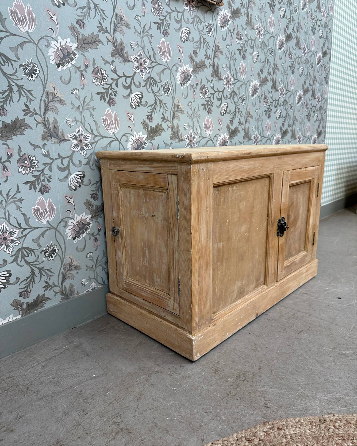 Buffet bas de campagne, rénové