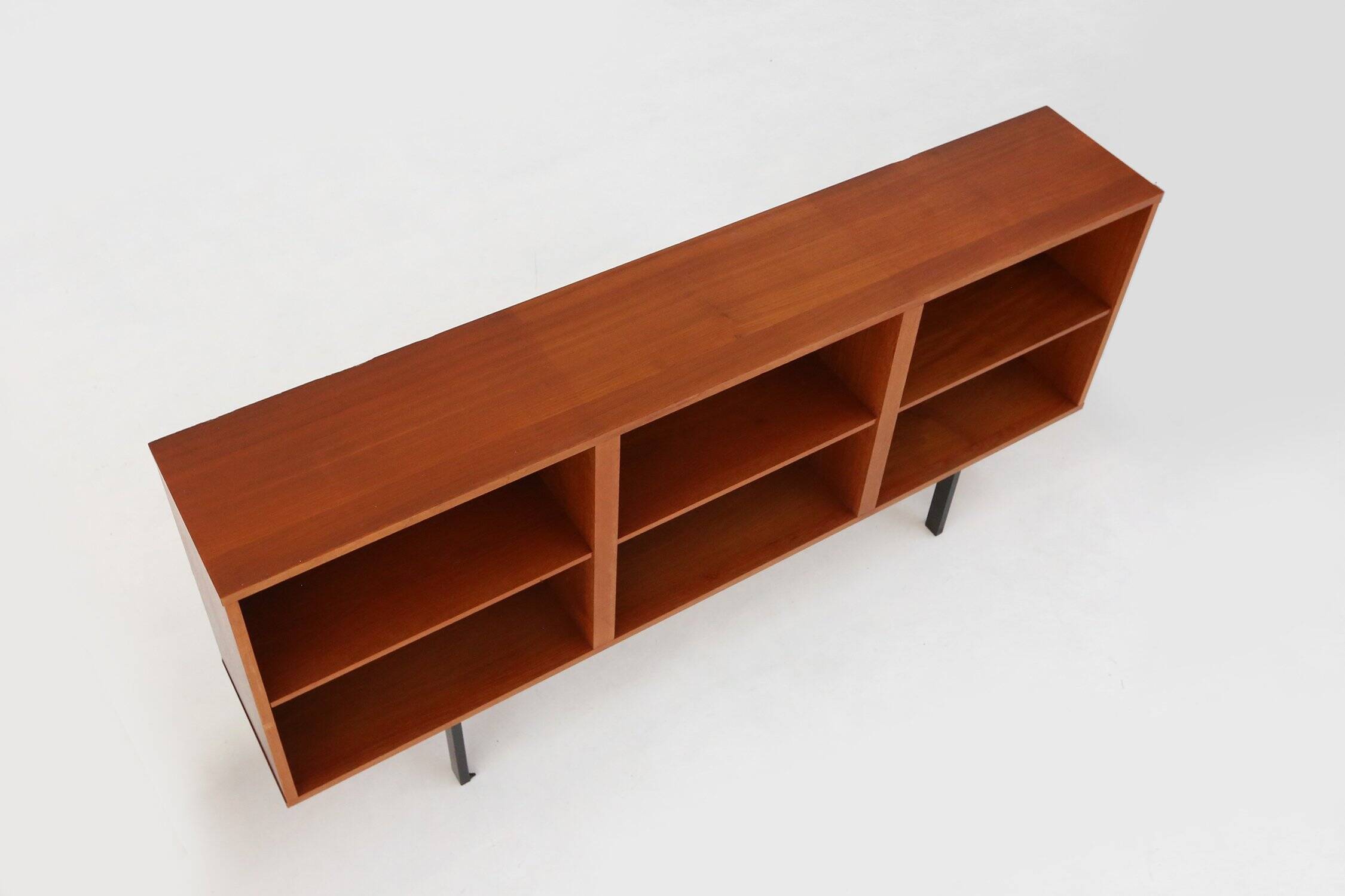 Ensemble de trois cabinets en teck du milieu du siècle, Belgique, années 1960.